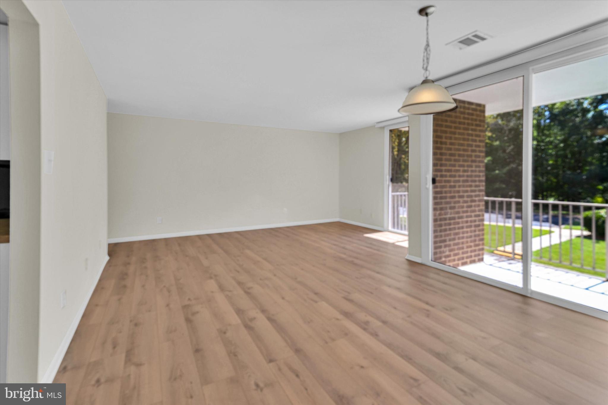 PINES CONDO 02 - Residential