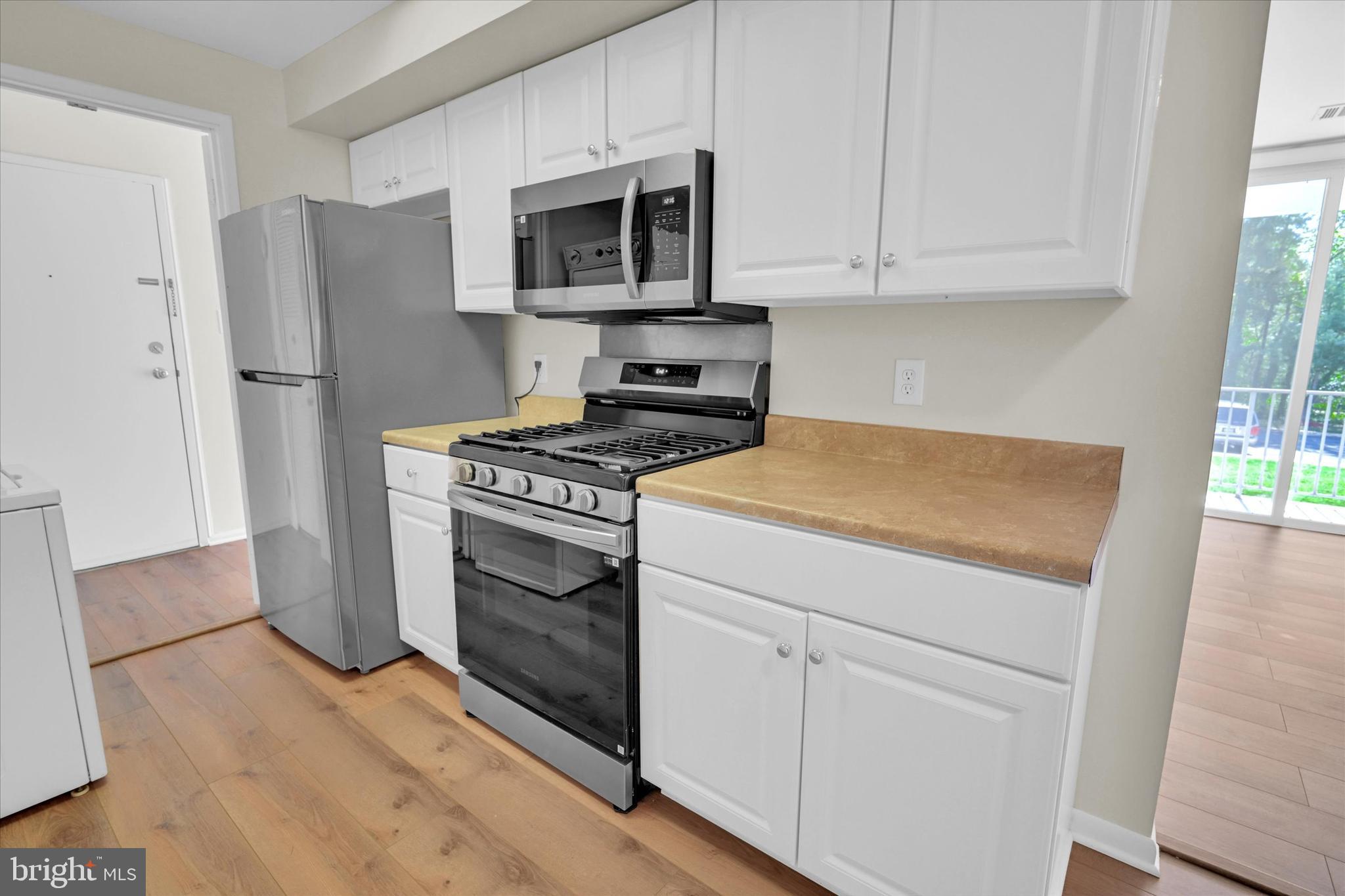 PINES CONDO 02 - Residential