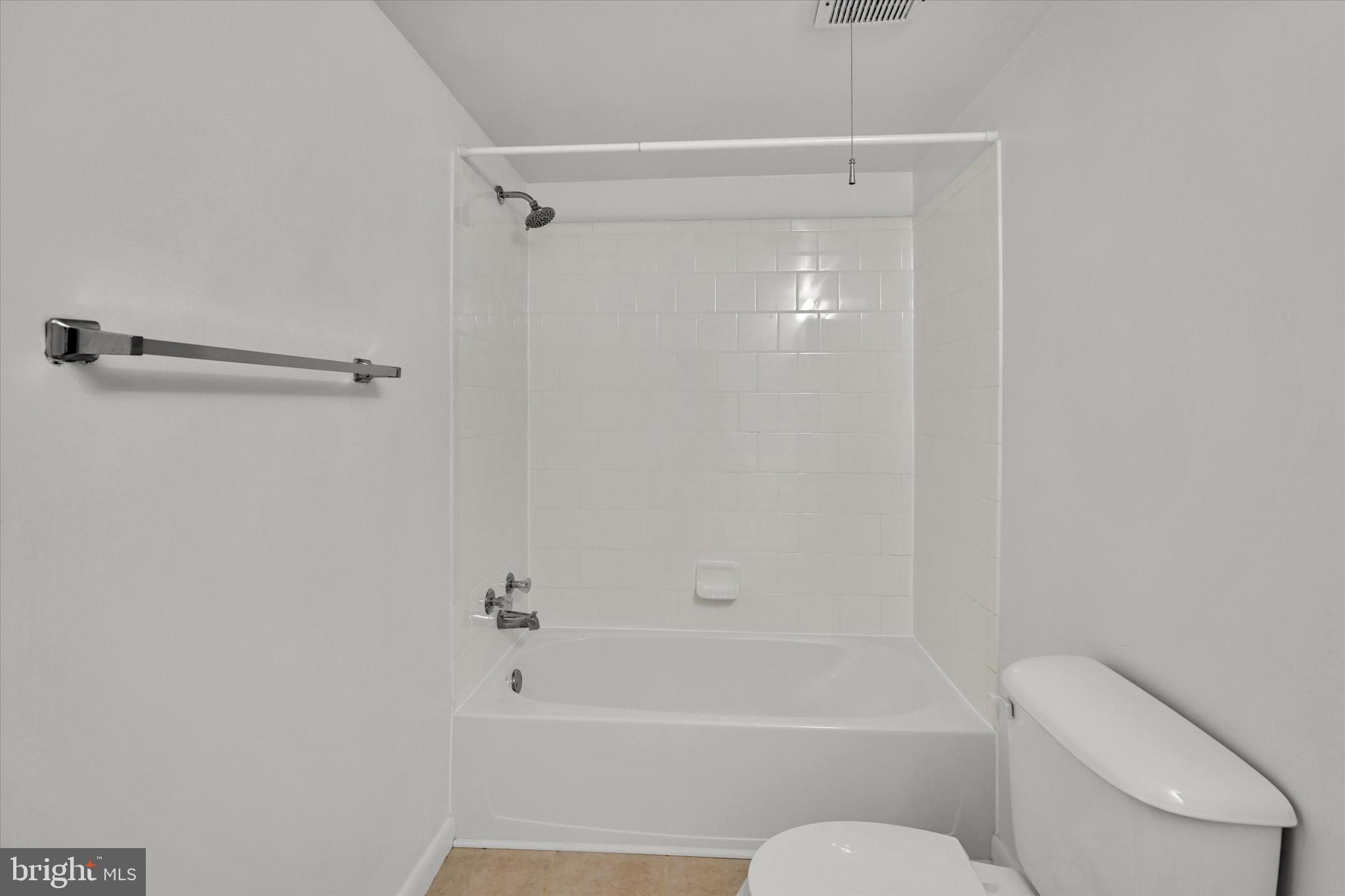 PINES CONDO 02 - Residential