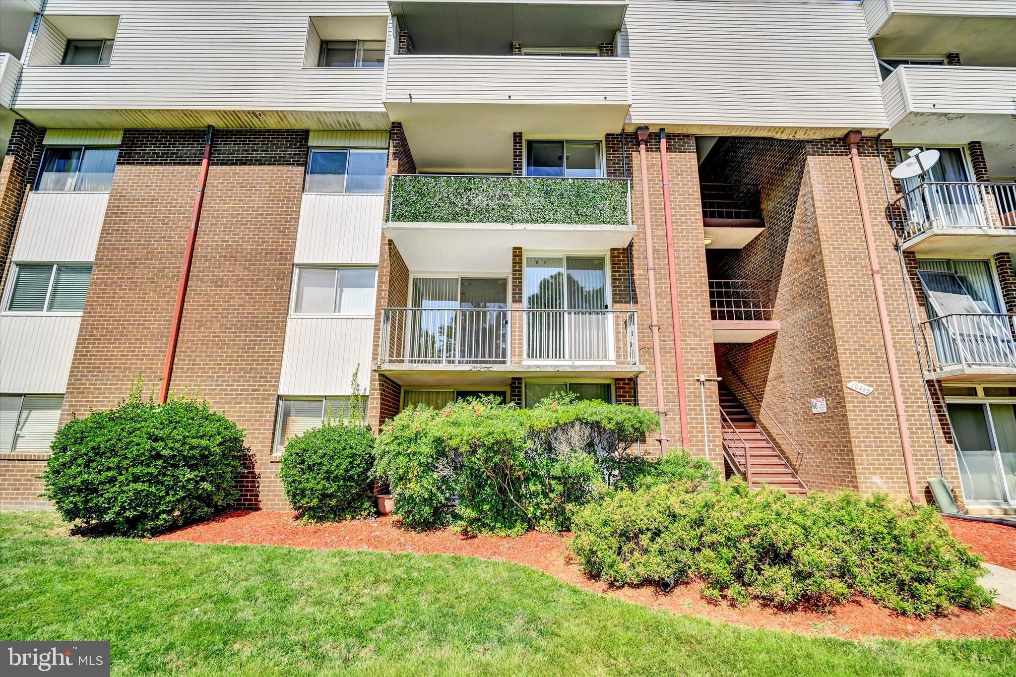 PINES CONDO 02 - Residential