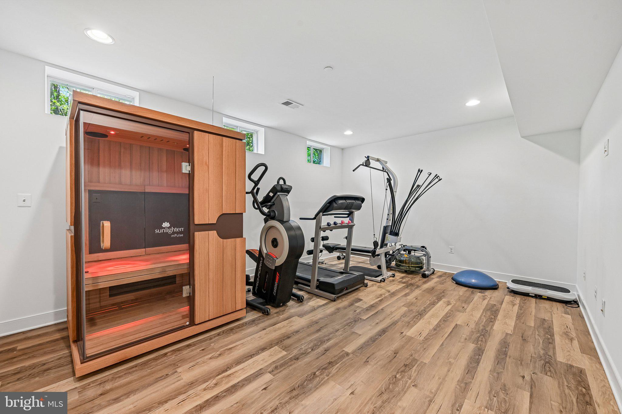 QUARTZ HILL - Residential