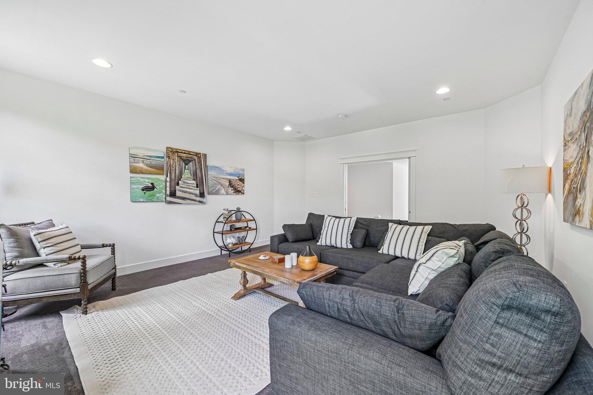 QUARTZ HILL - Residential