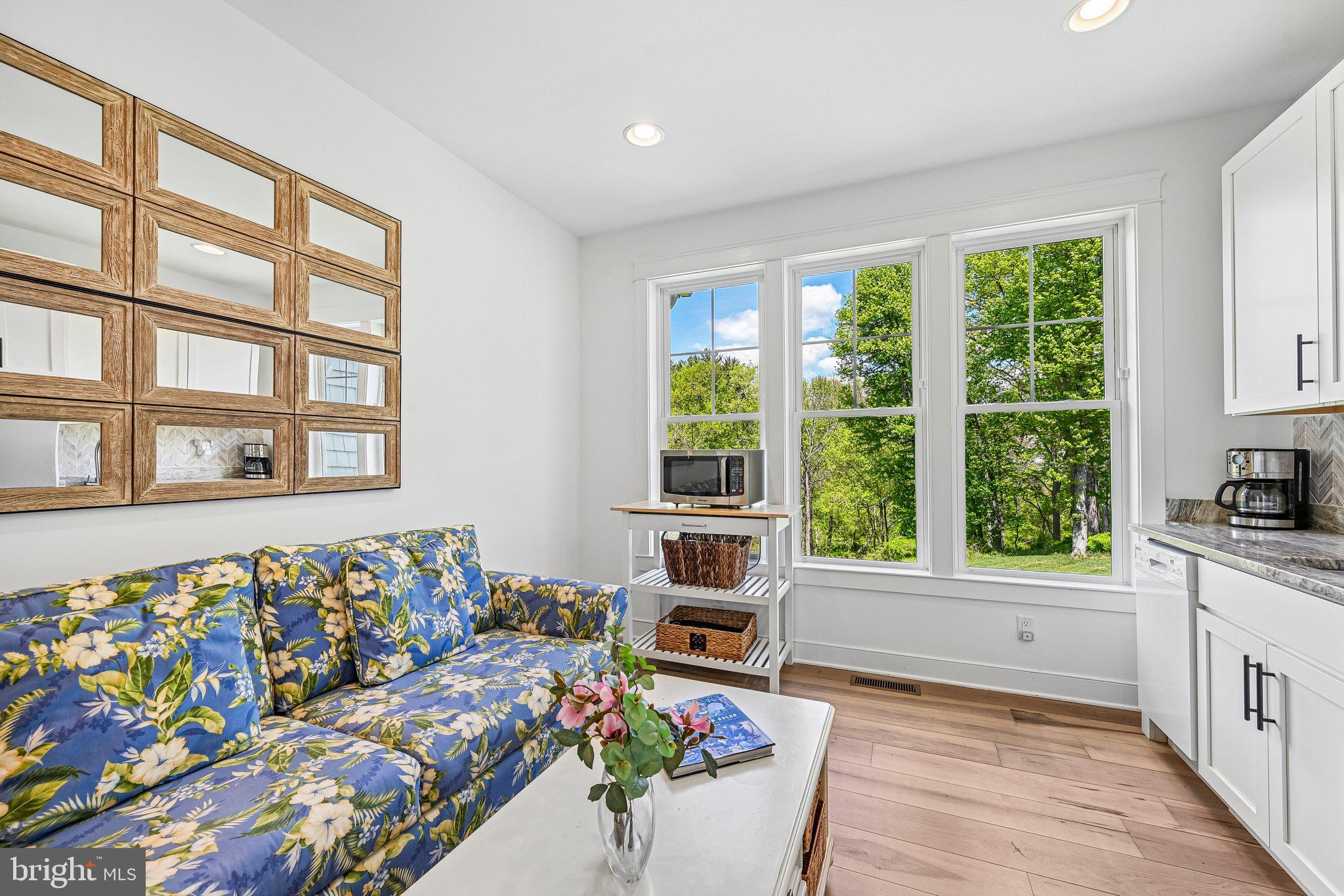 QUARTZ HILL - Residential