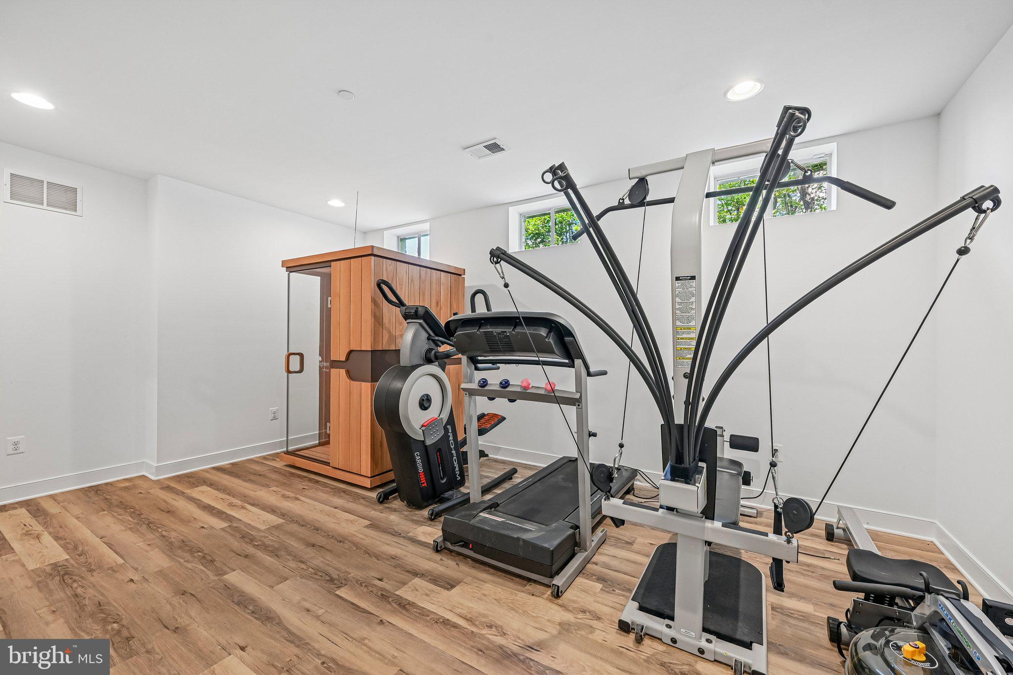 QUARTZ HILL - Residential