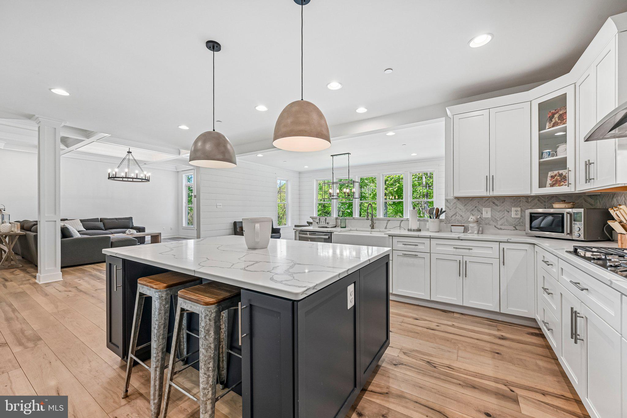 QUARTZ HILL - Residential