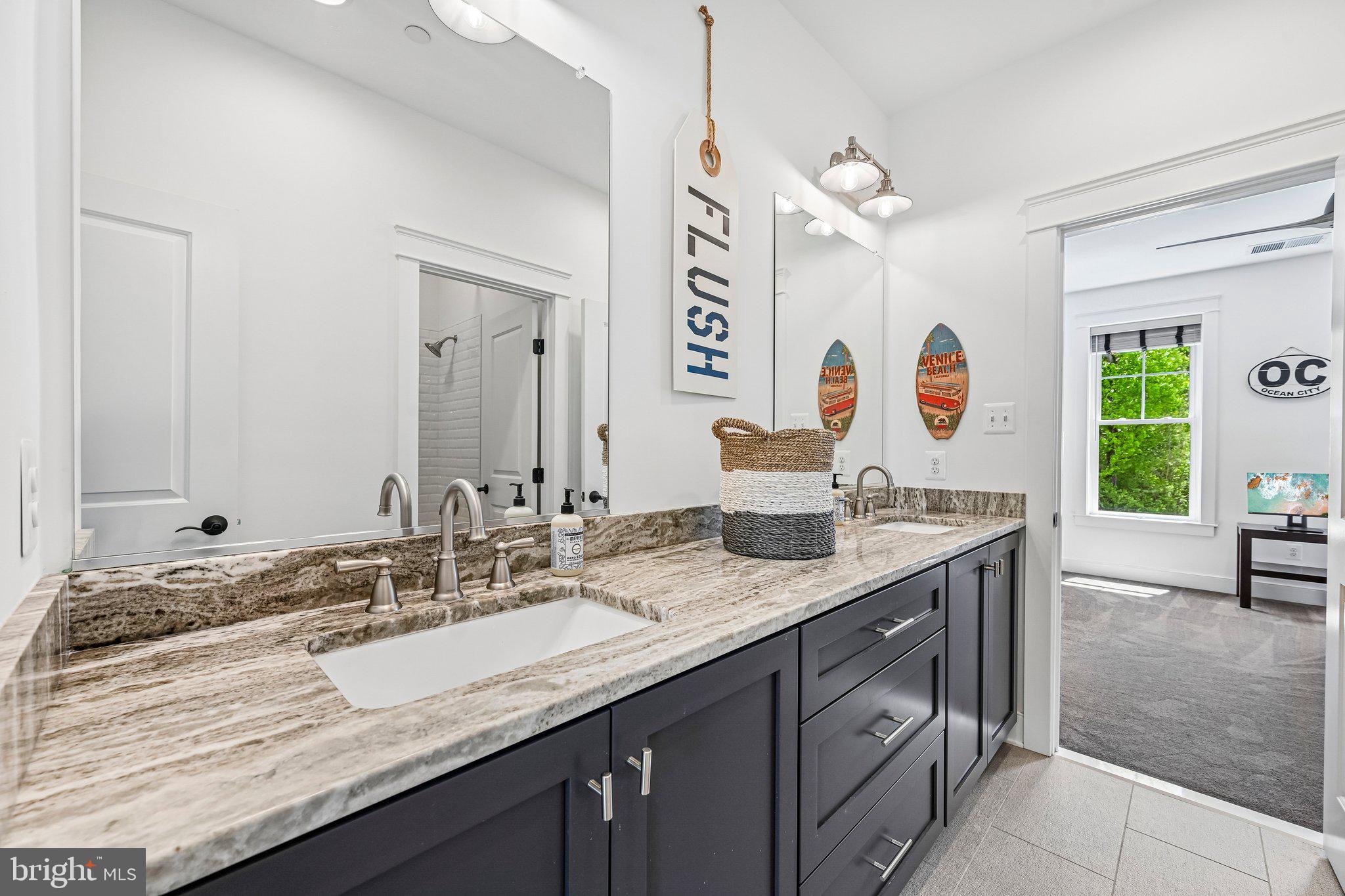 QUARTZ HILL - Residential