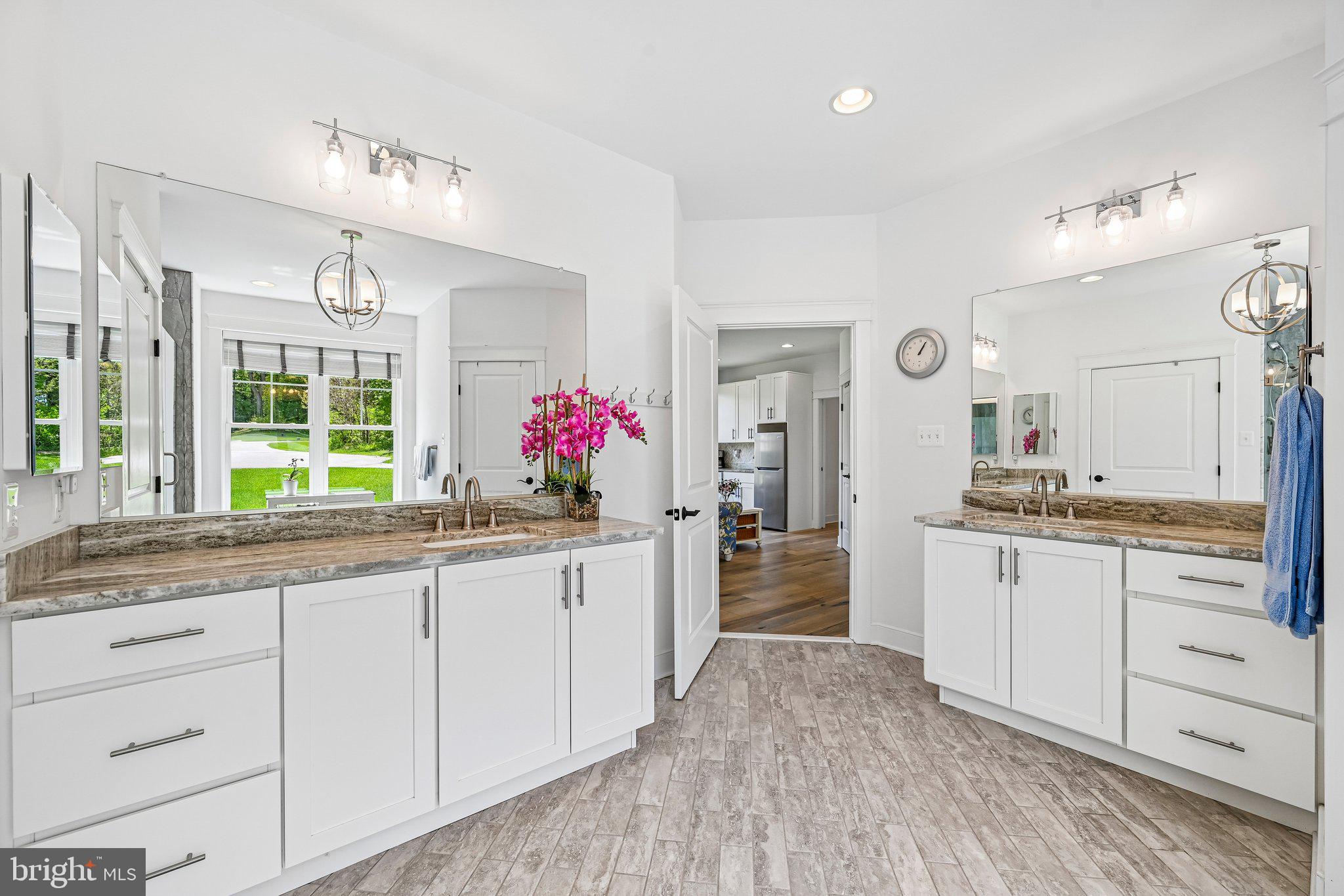 QUARTZ HILL - Residential