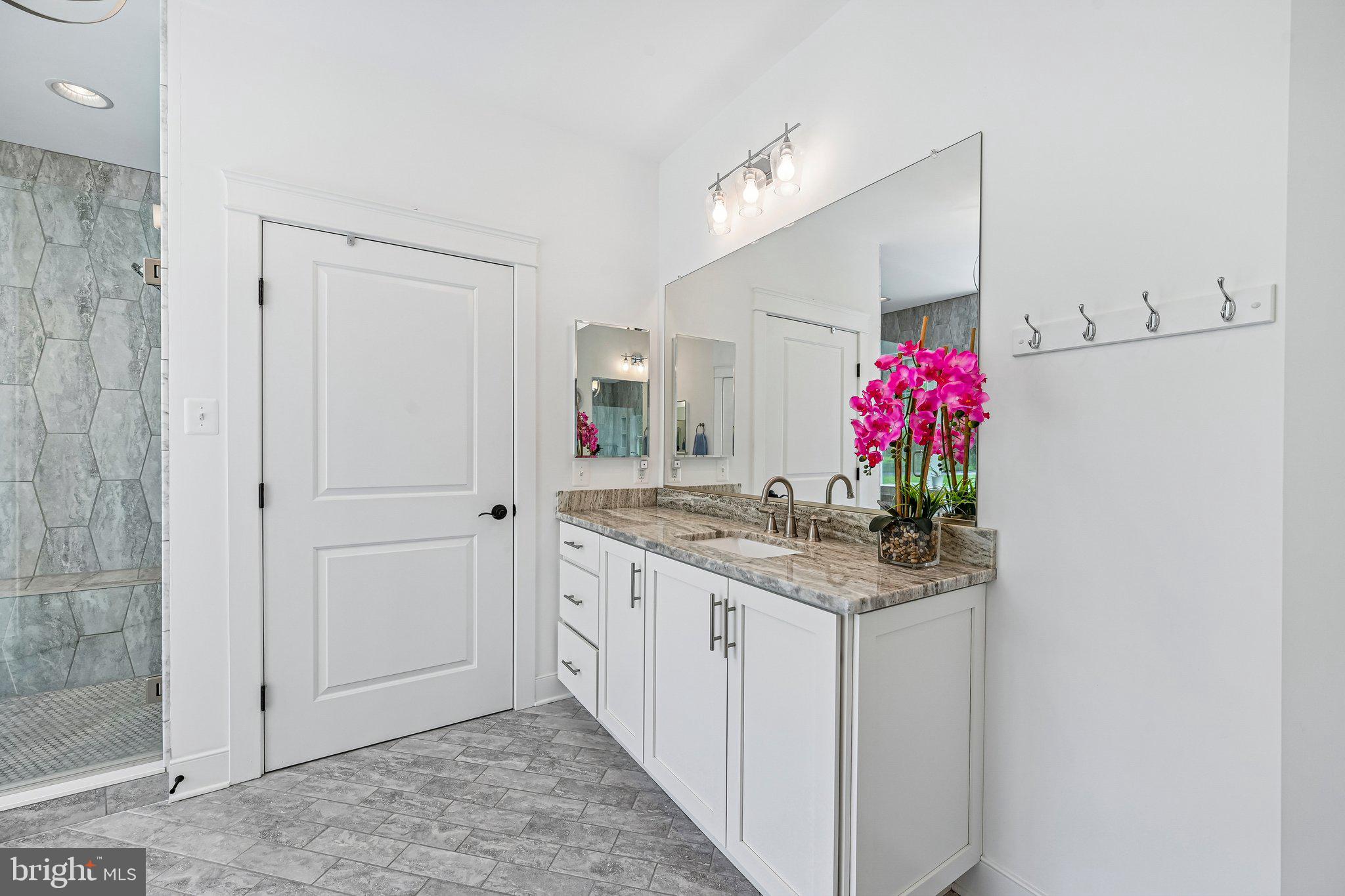 QUARTZ HILL - Residential