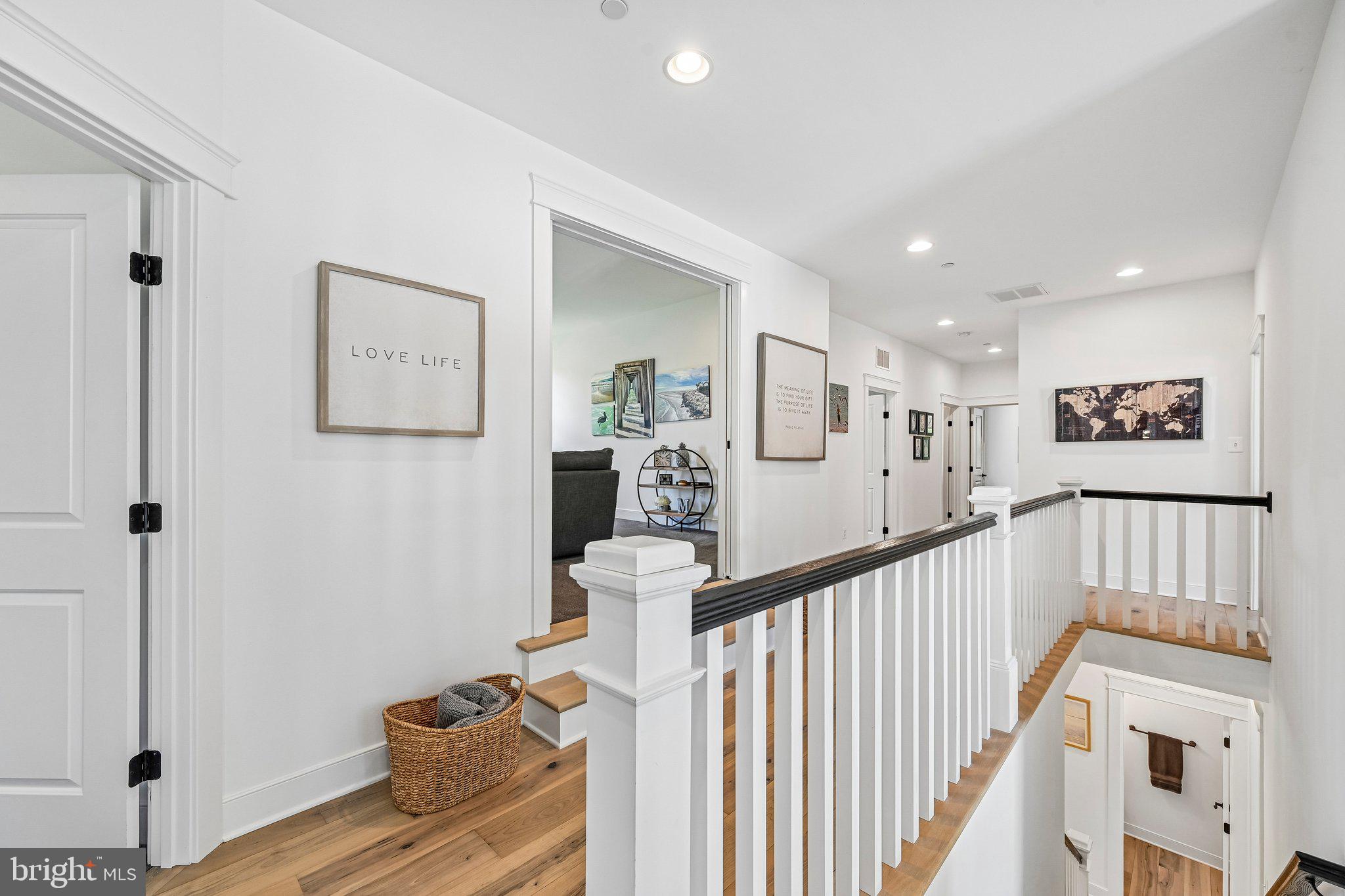 QUARTZ HILL - Residential