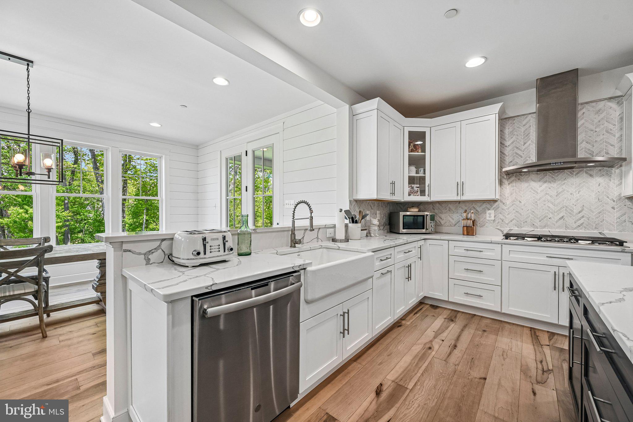 QUARTZ HILL - Residential