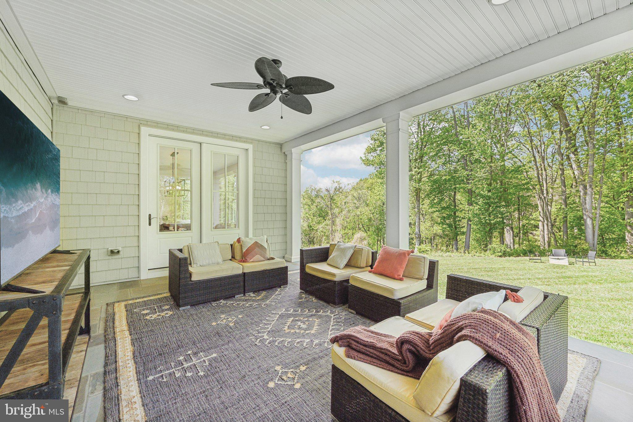 QUARTZ HILL - Residential