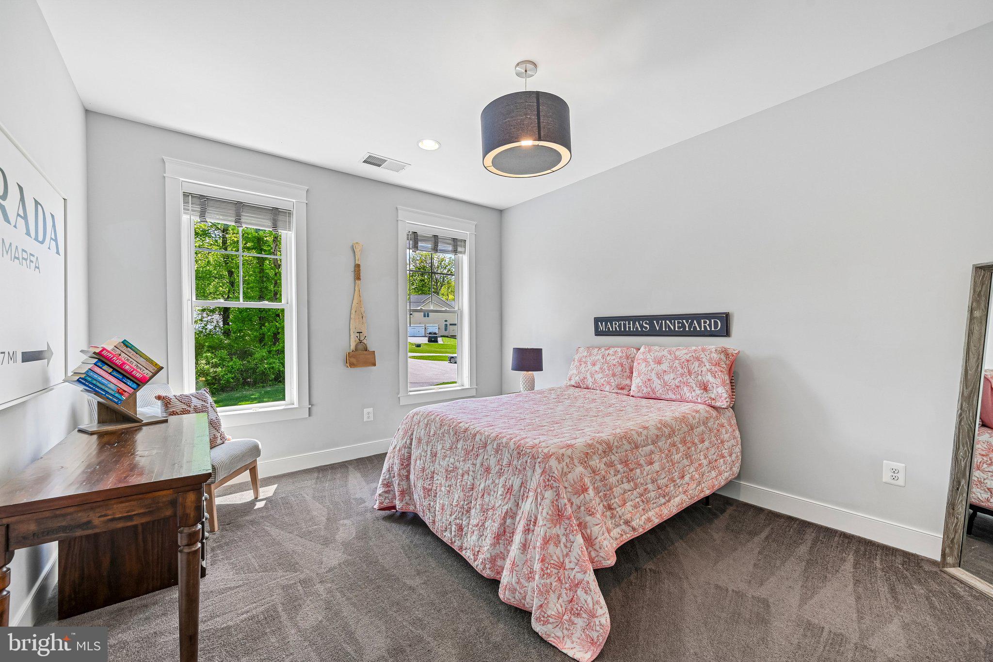 QUARTZ HILL - Residential