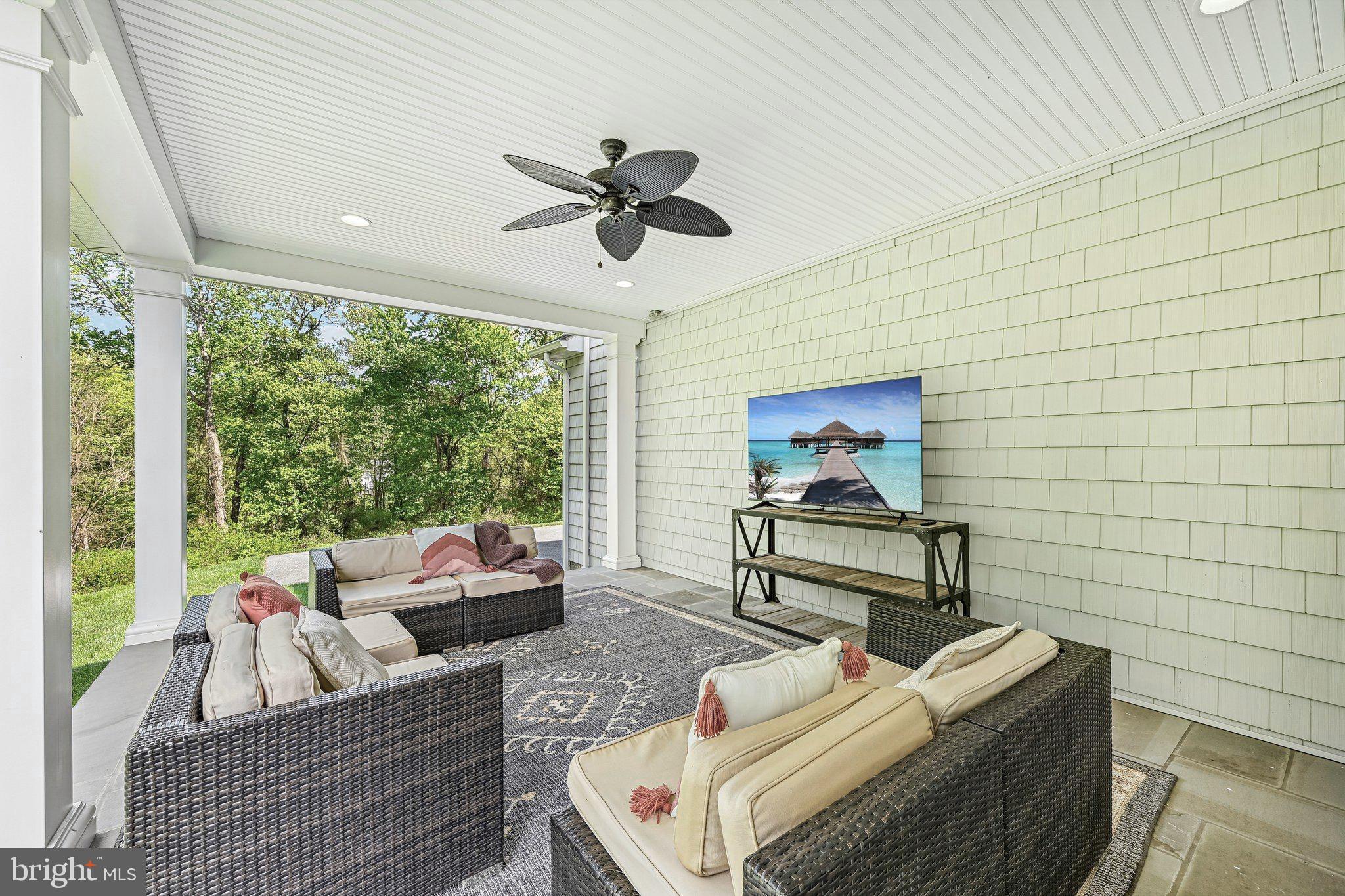 QUARTZ HILL - Residential