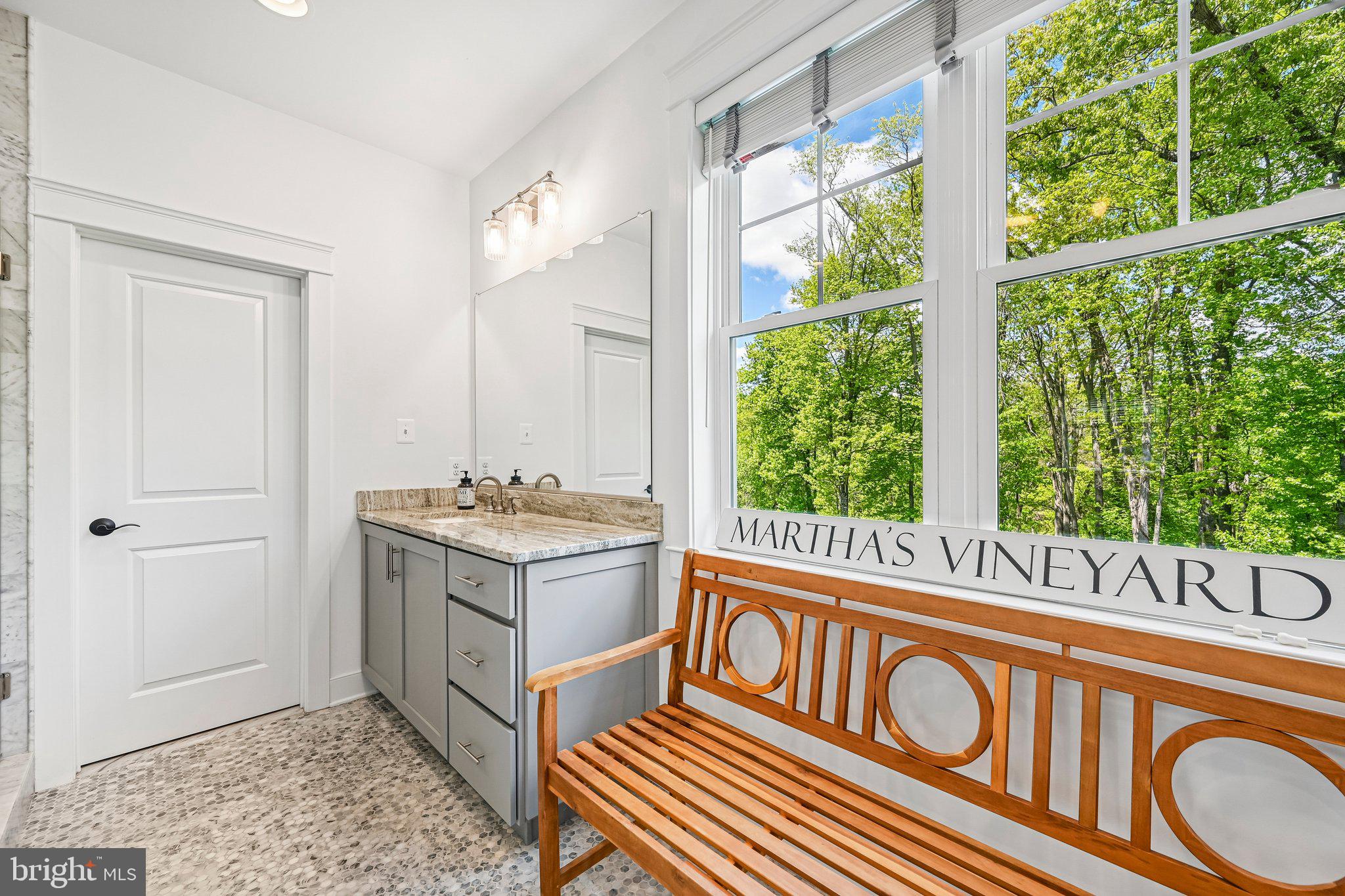 QUARTZ HILL - Residential