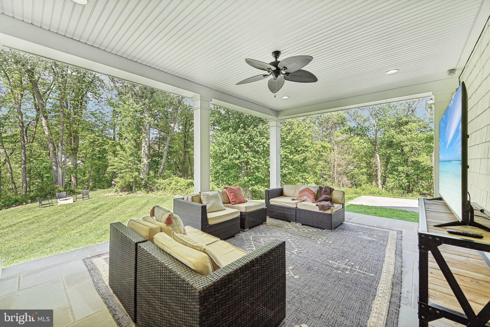 QUARTZ HILL - Residential