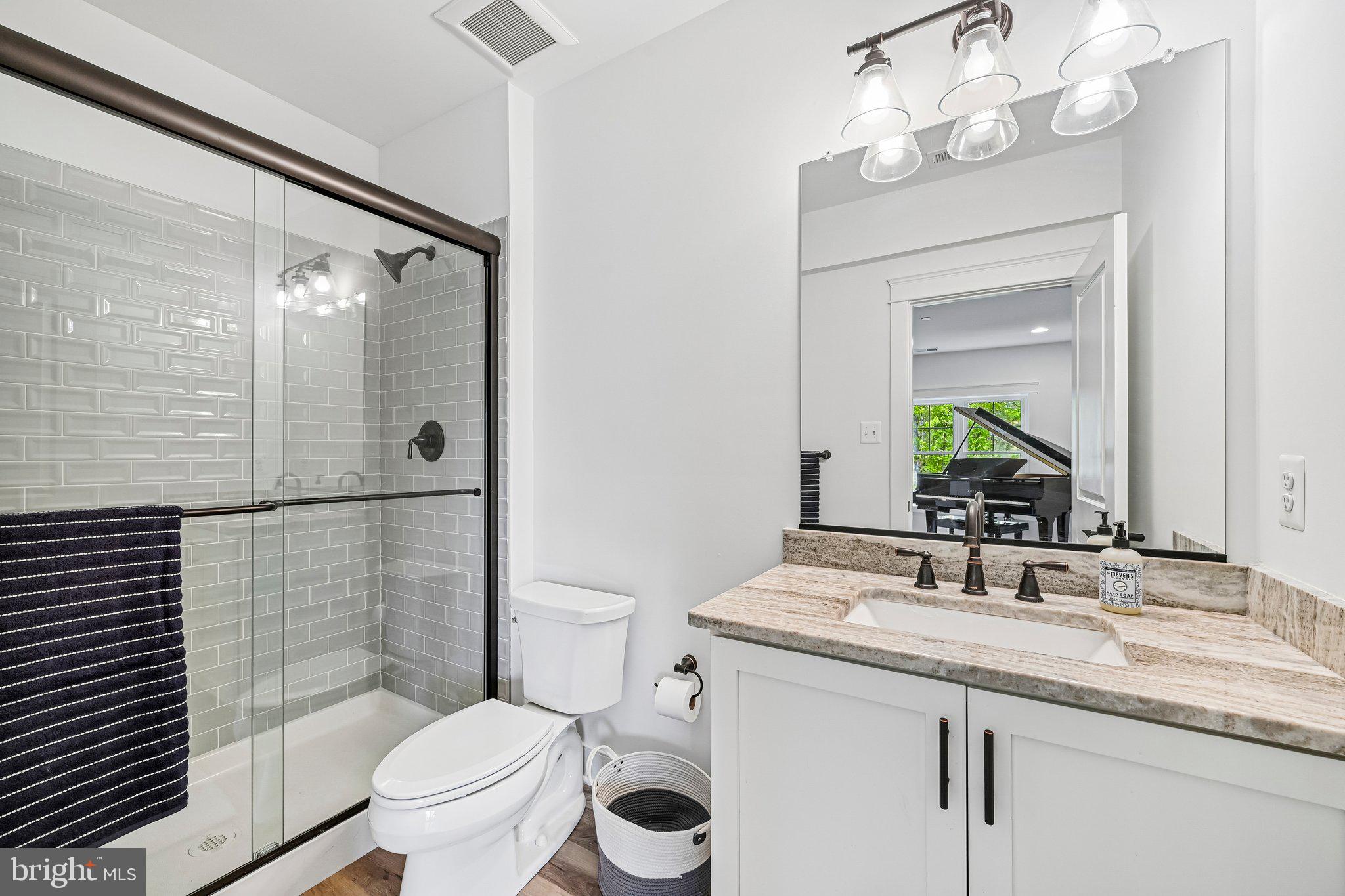 QUARTZ HILL - Residential