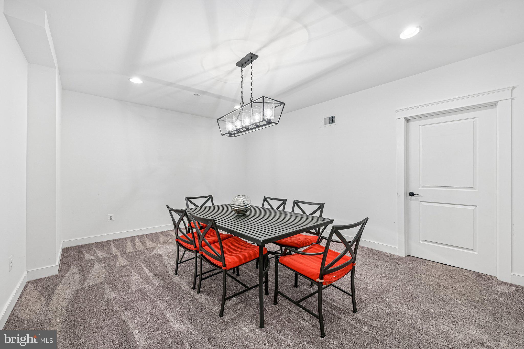 QUARTZ HILL - Residential