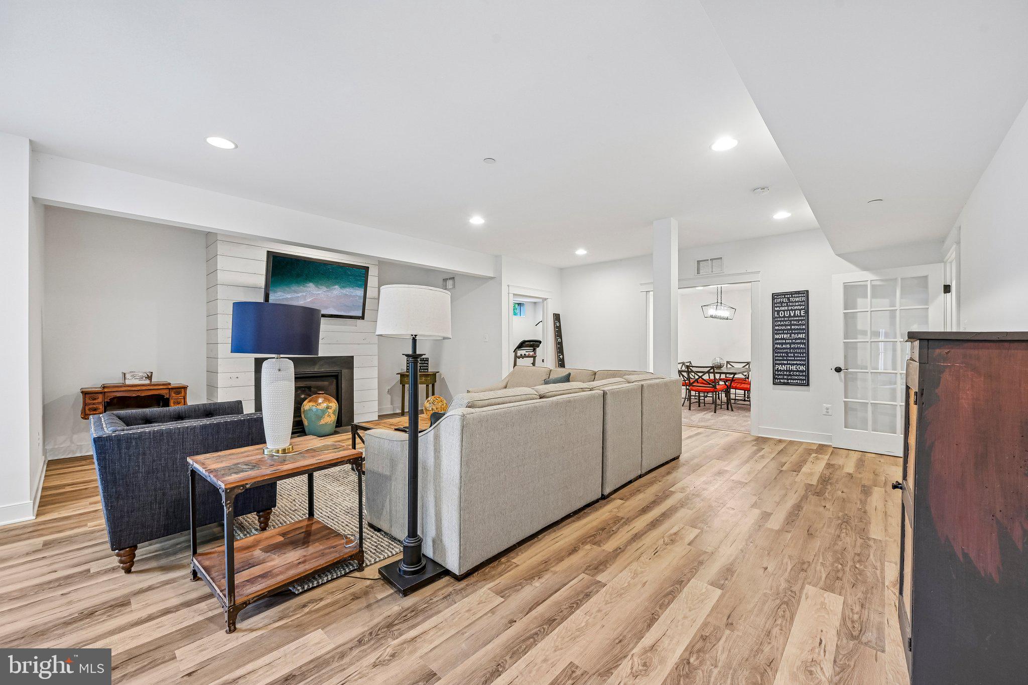 QUARTZ HILL - Residential