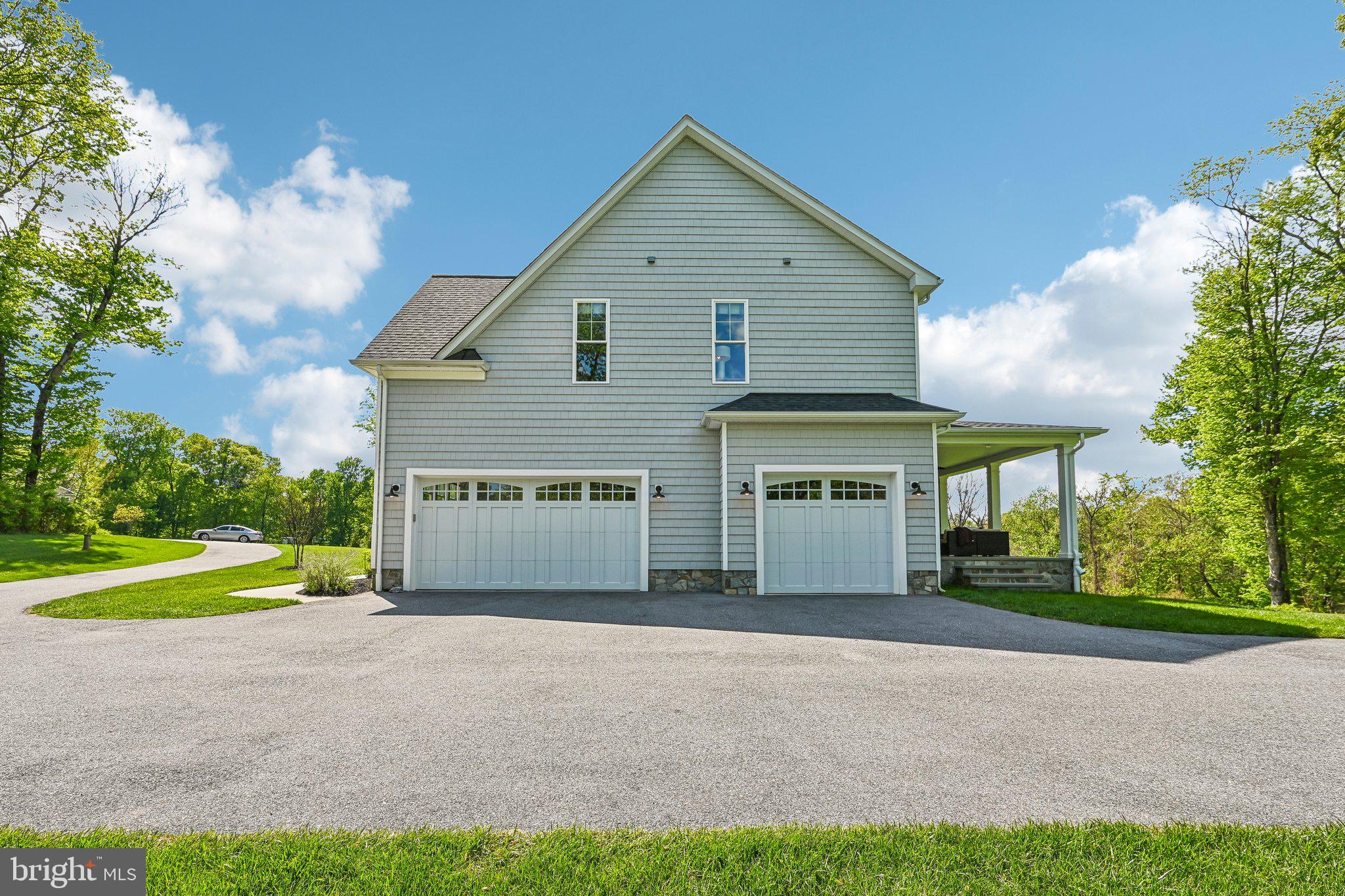 QUARTZ HILL - Residential