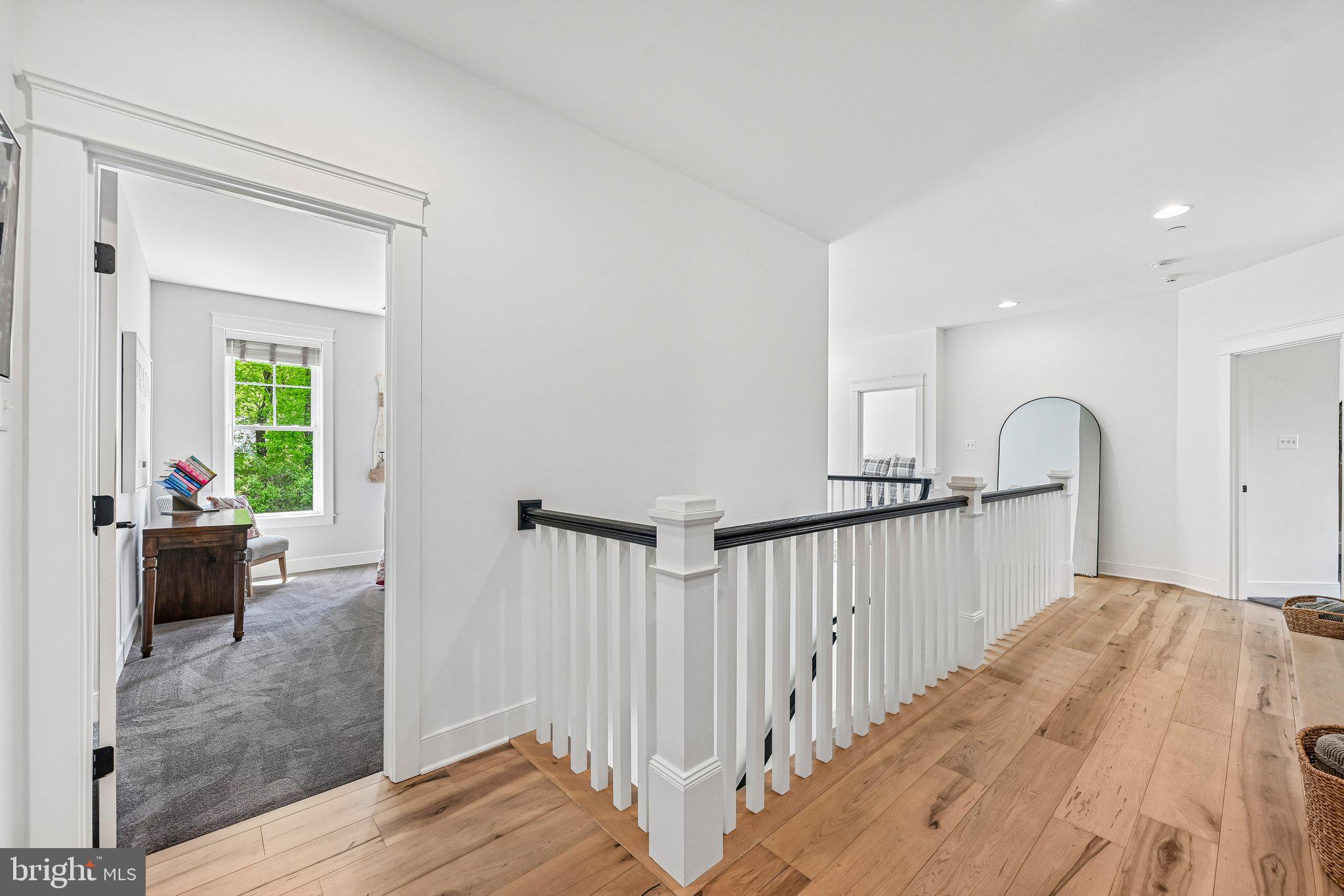 QUARTZ HILL - Residential