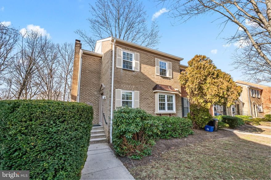 Coming soon! This beautiful, updated, end of unit townhouse condo.