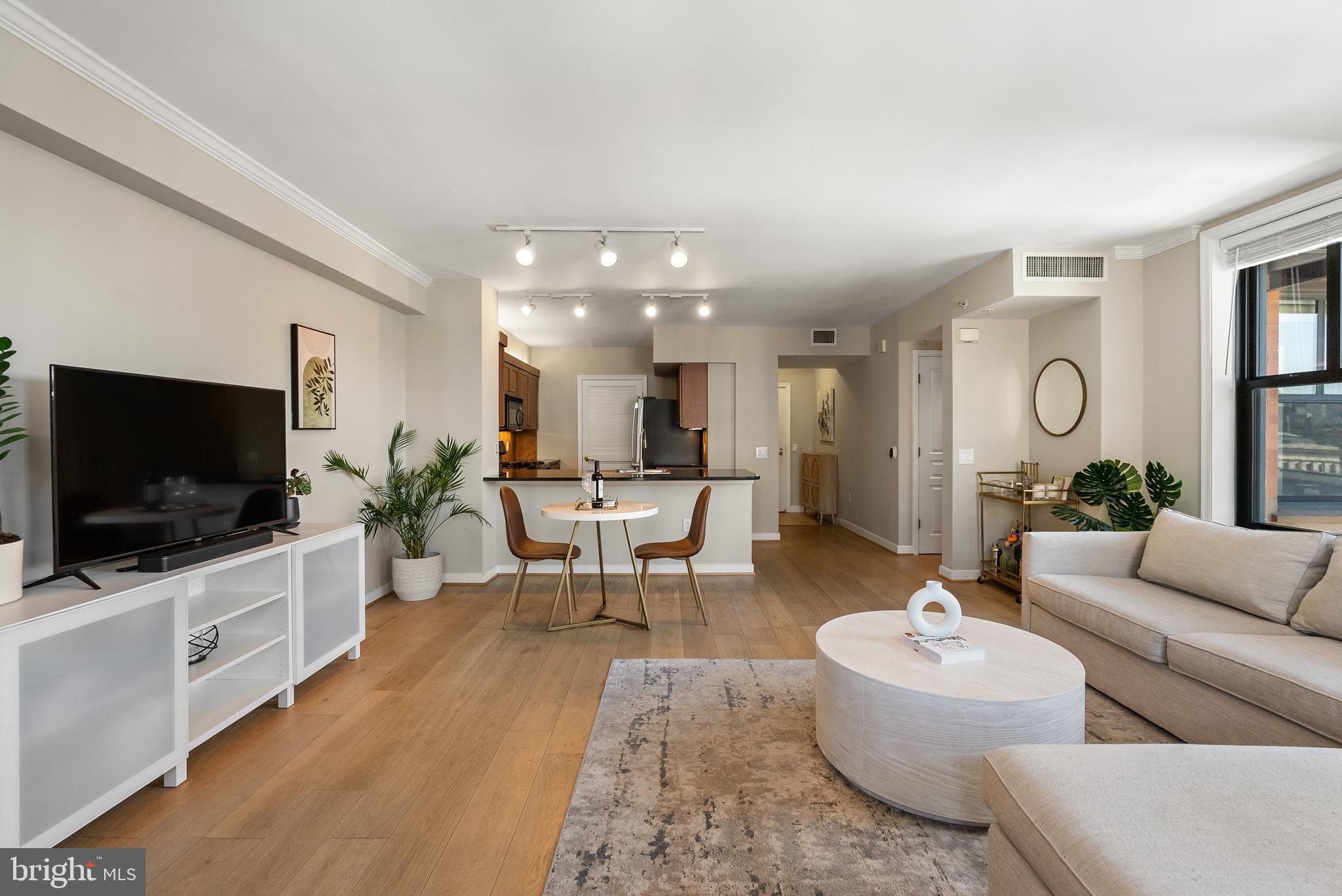 616 E STREET NW 1019