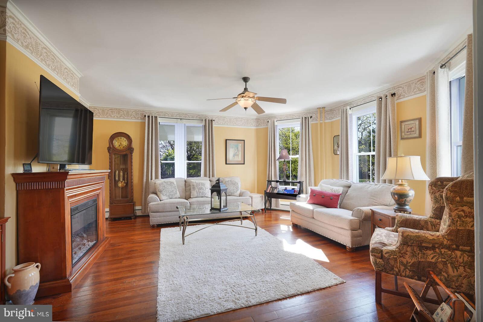 FOX VALLEY - Residential