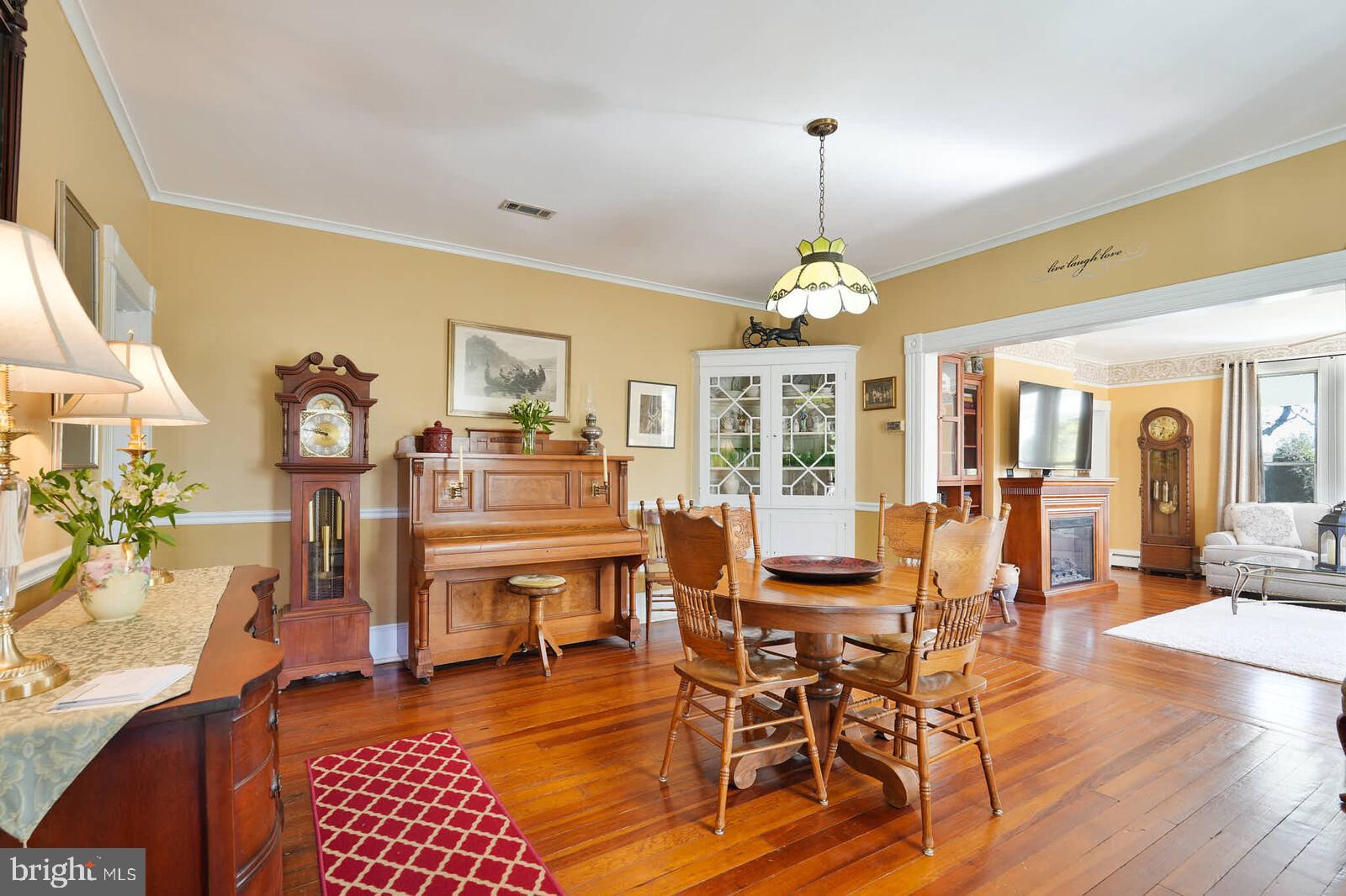 FOX VALLEY - Residential