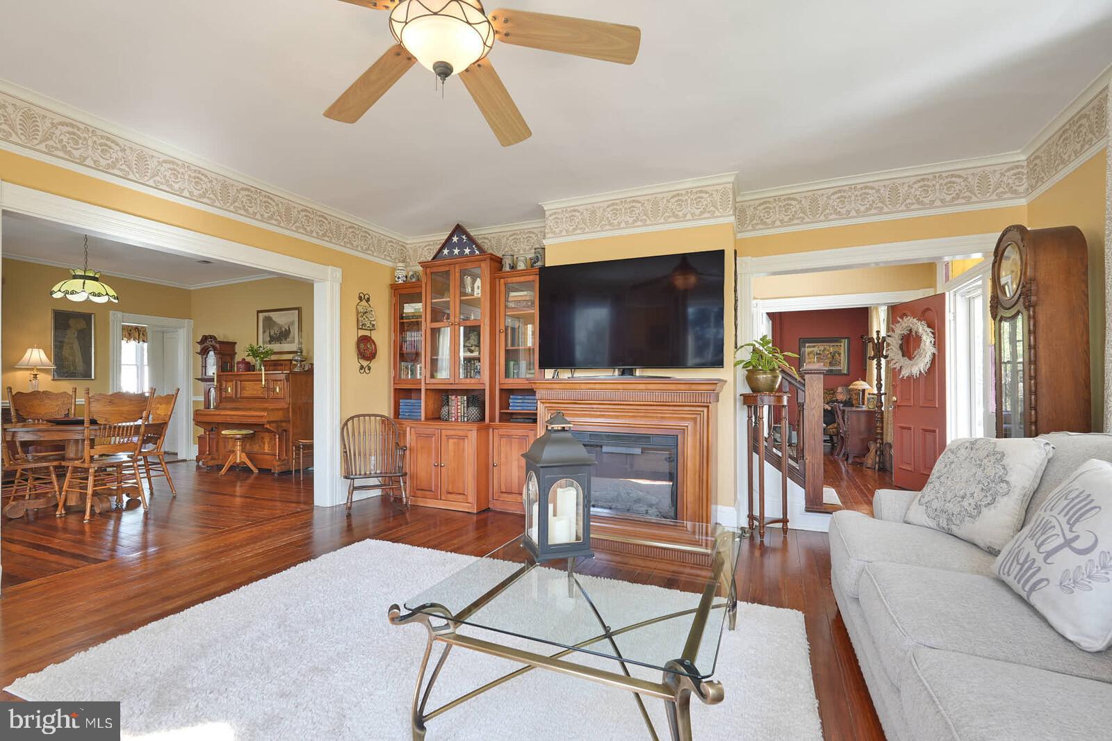 FOX VALLEY - Residential