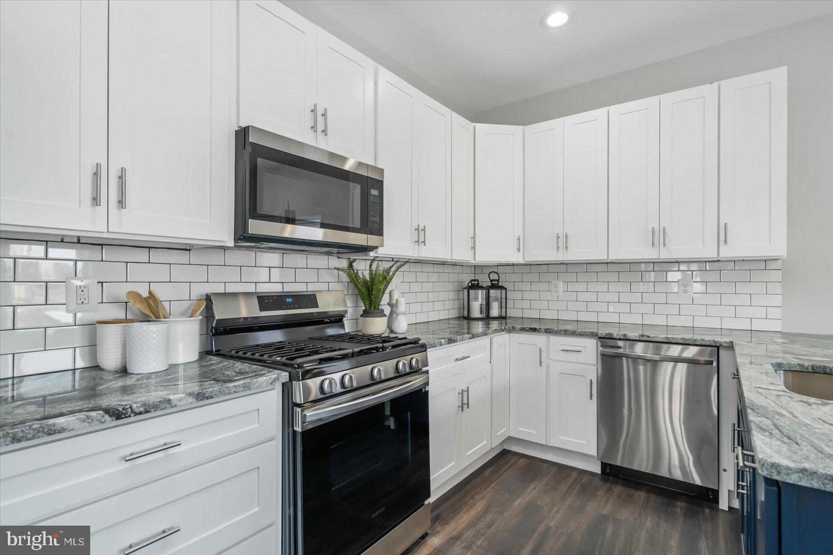 MONTEBELLO - Residential