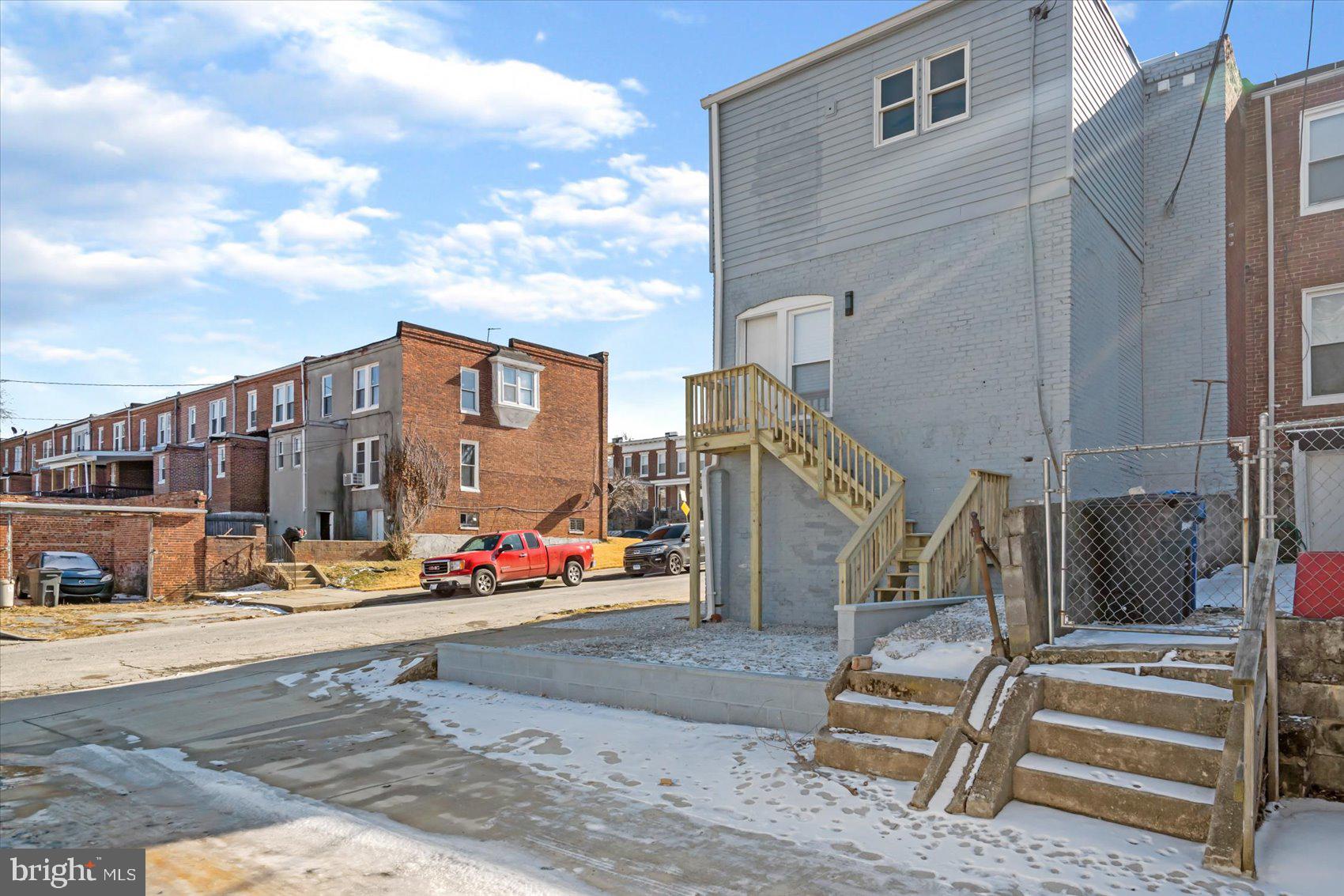 MONTEBELLO - Residential