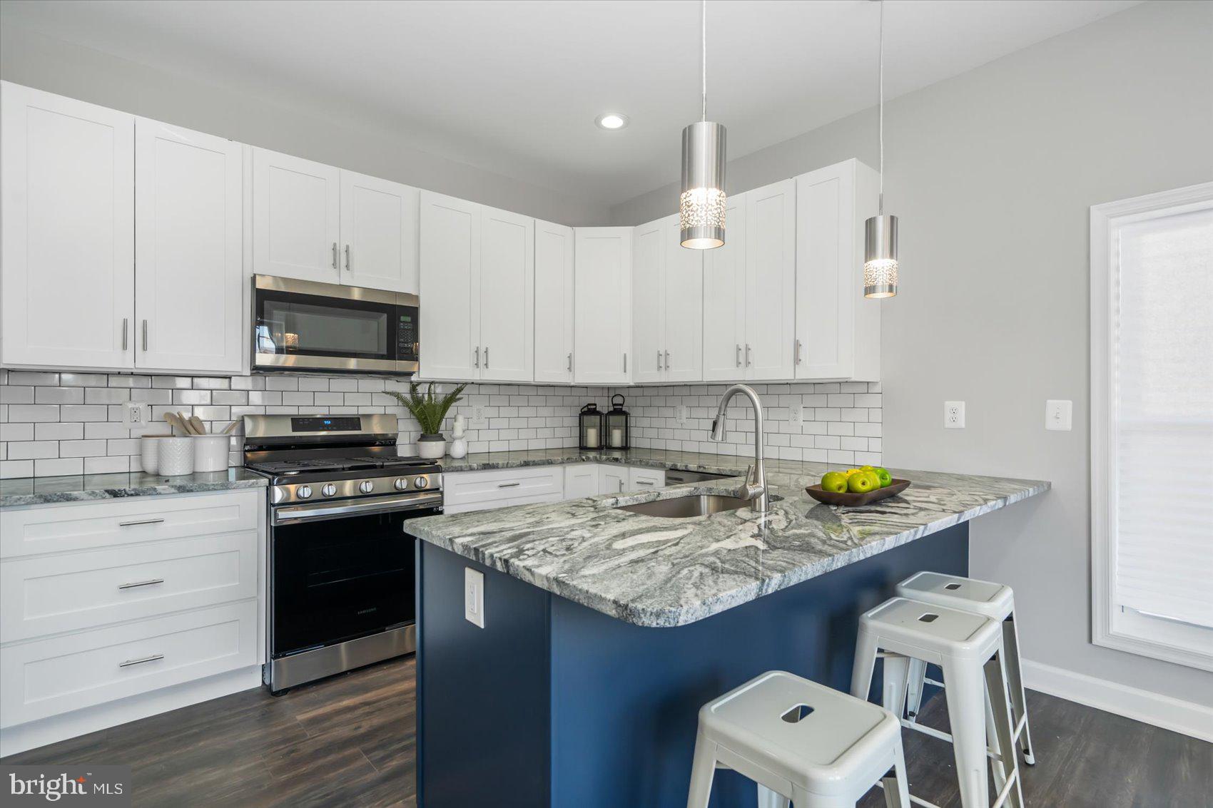 MONTEBELLO - Residential