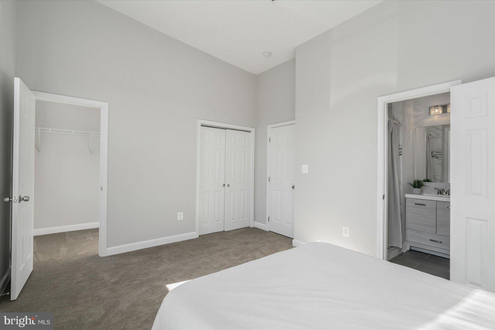 MONTEBELLO - Residential