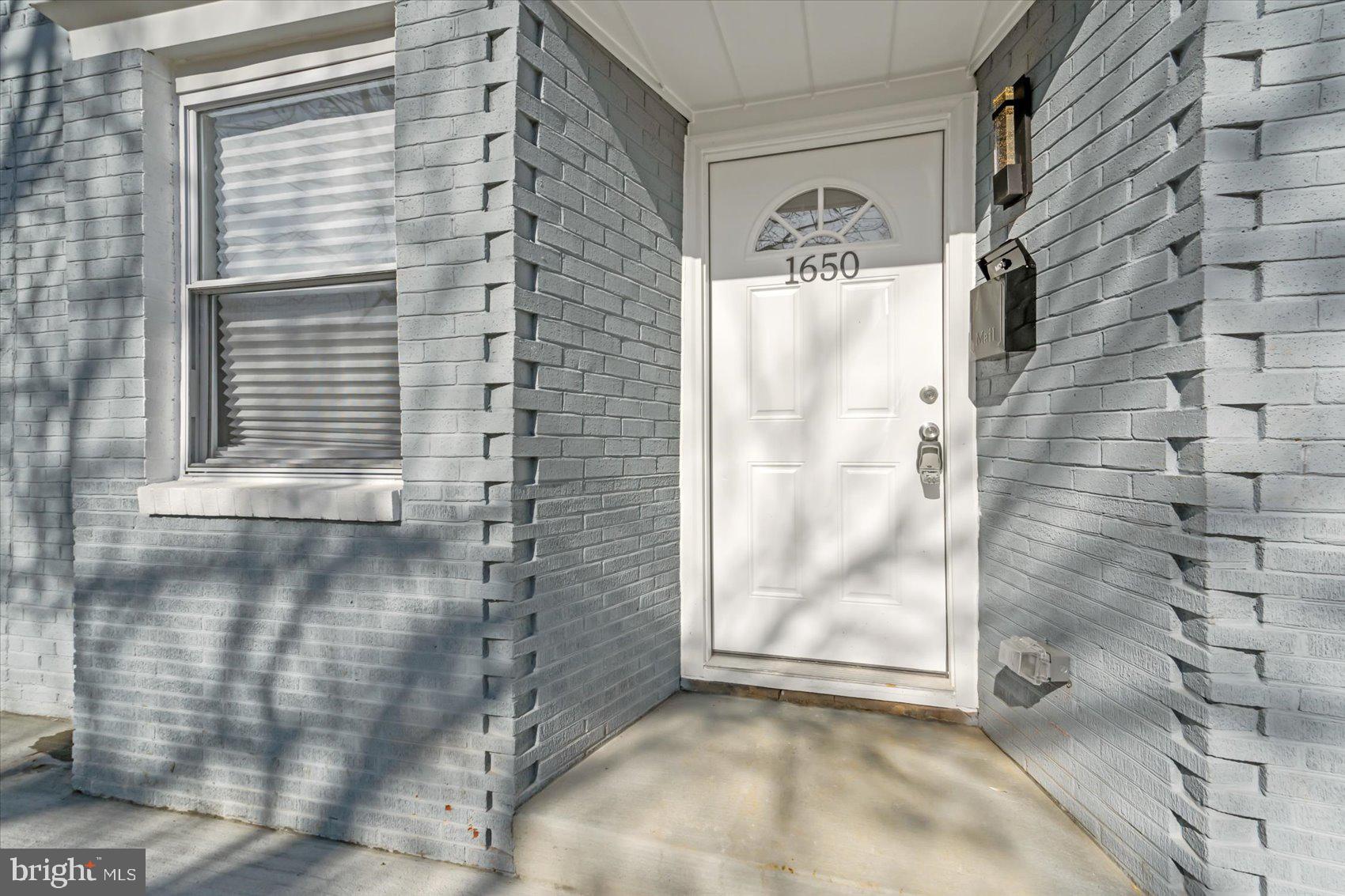 MONTEBELLO - Residential