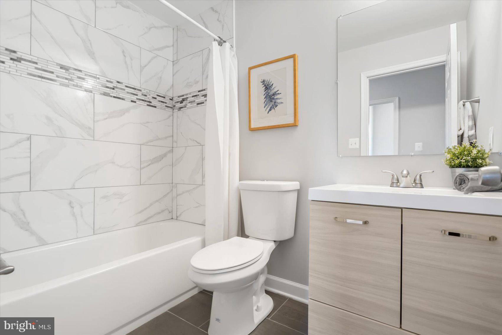 MONTEBELLO - Residential