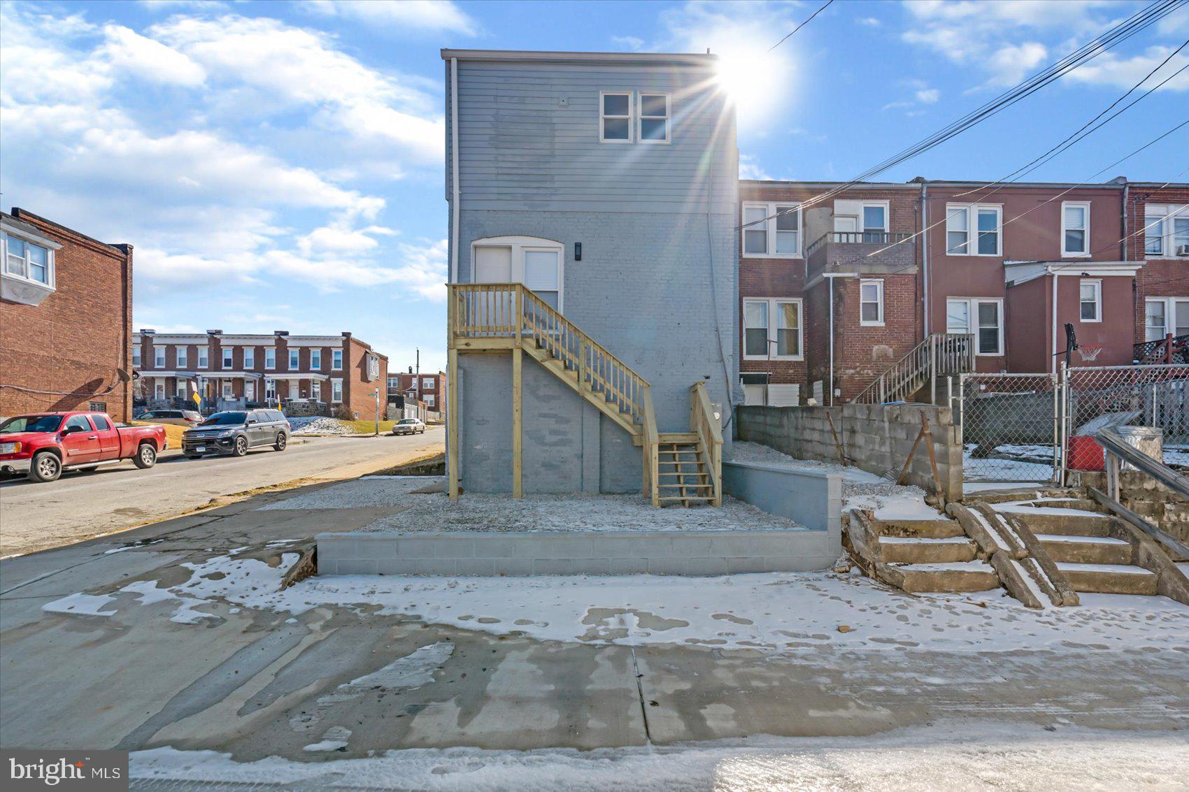 MONTEBELLO - Residential