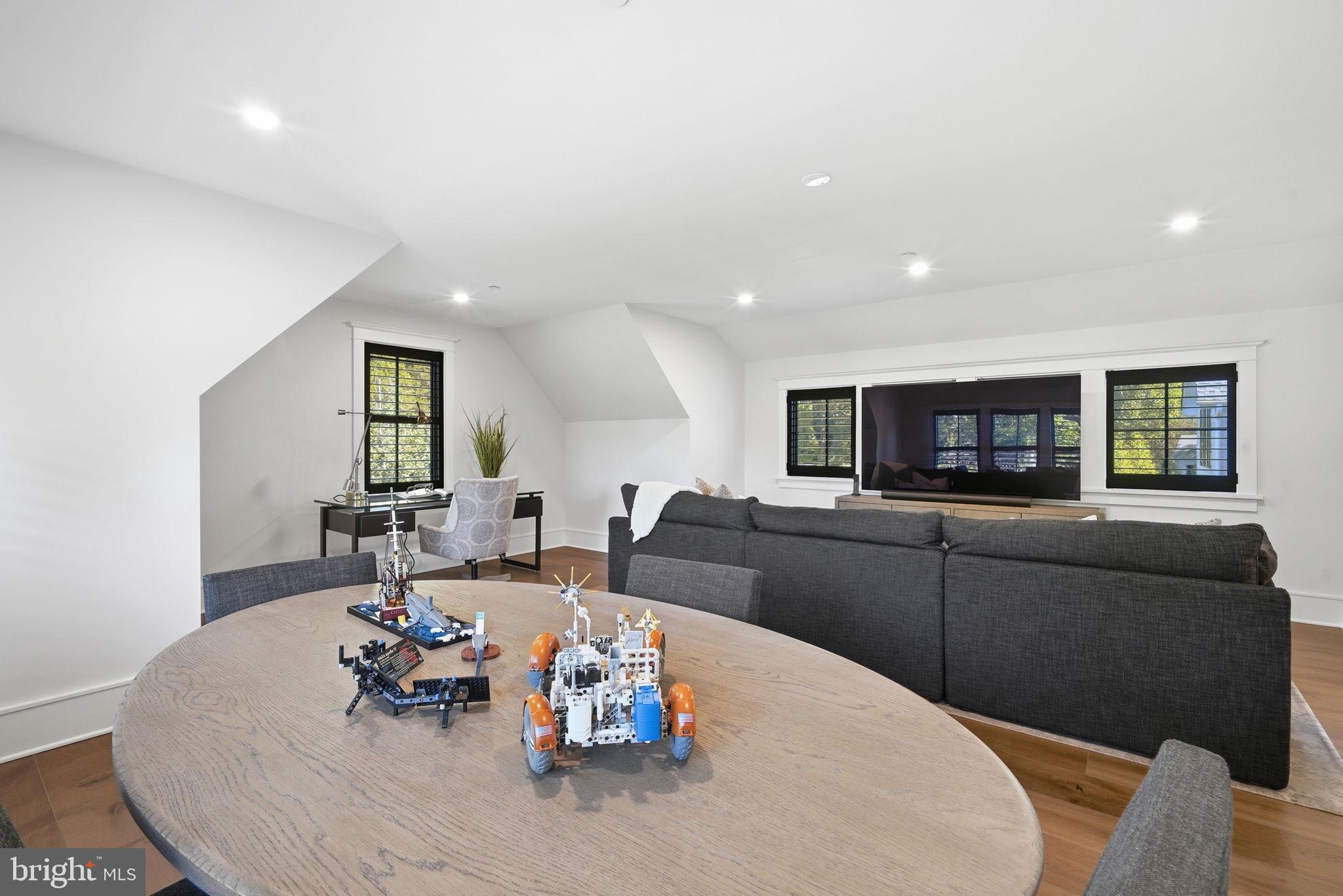 EASTON - Residential