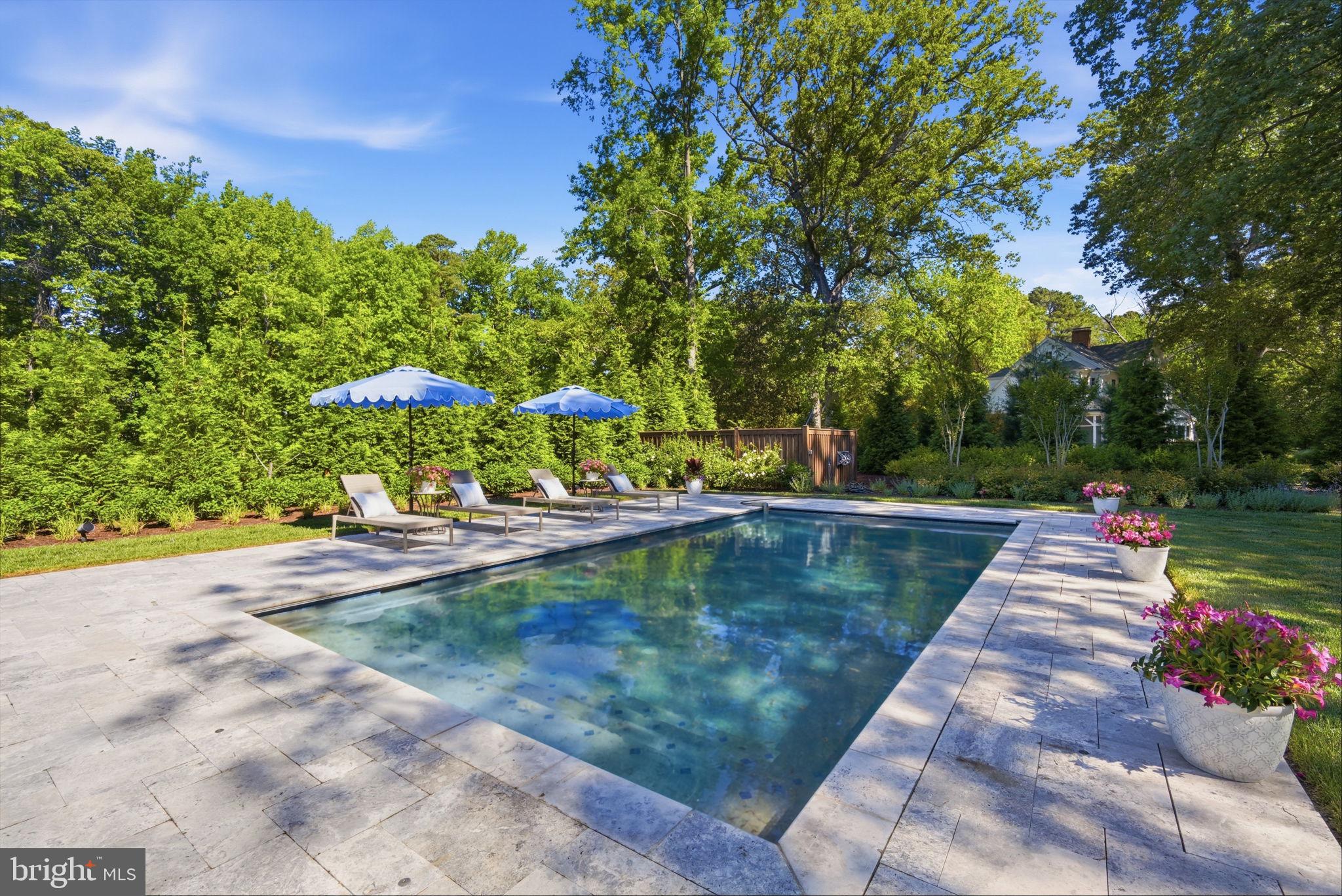 EASTON - Residential