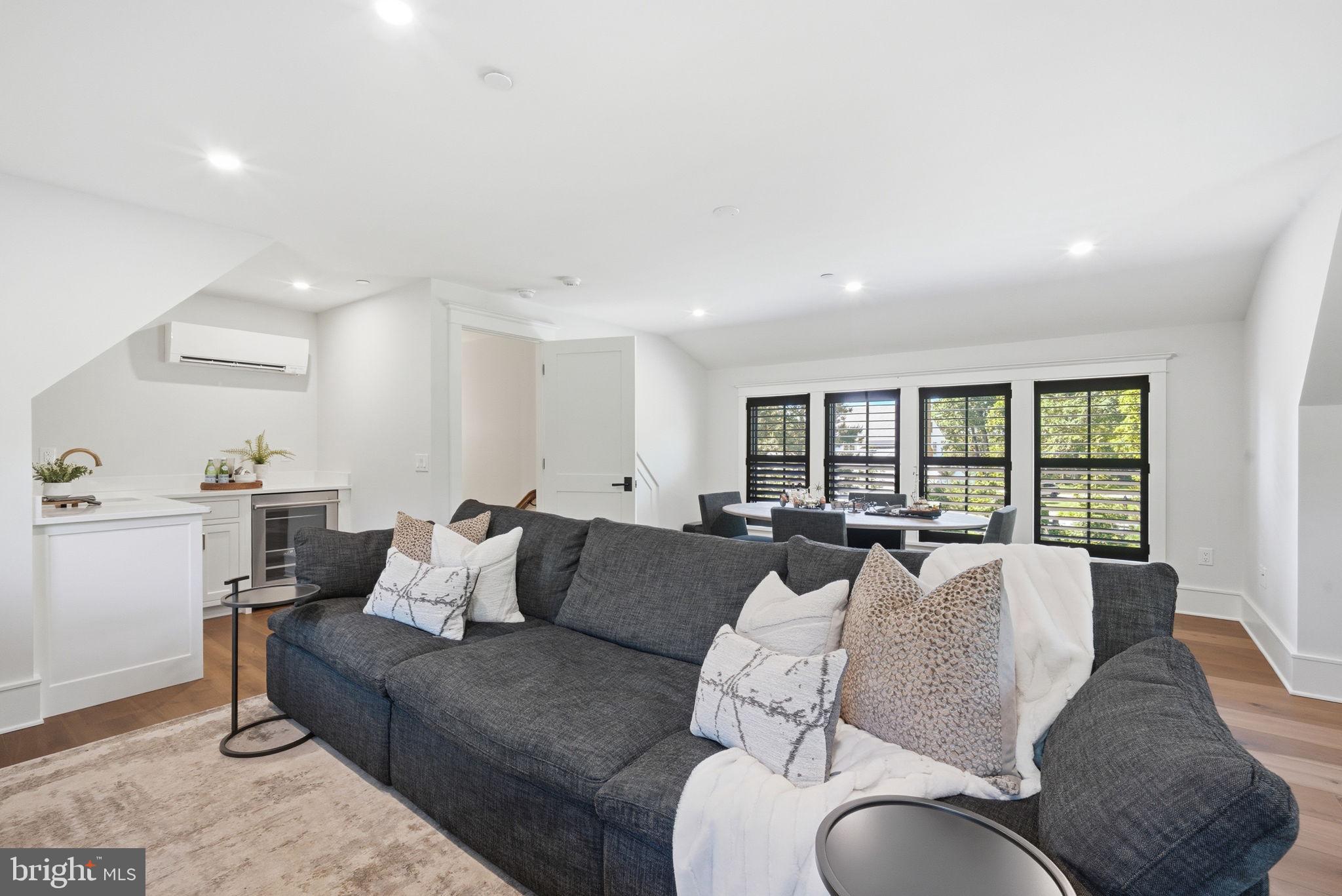 EASTON - Residential