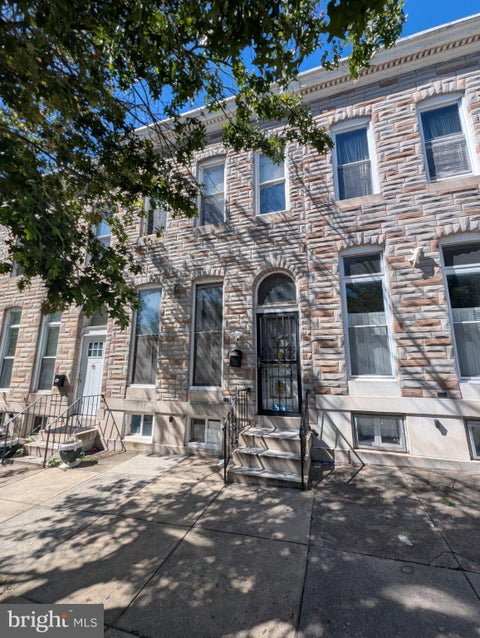 Townhouse For Sale - 1704 N Bond Street<br/> BALTIMORE, MD 21213