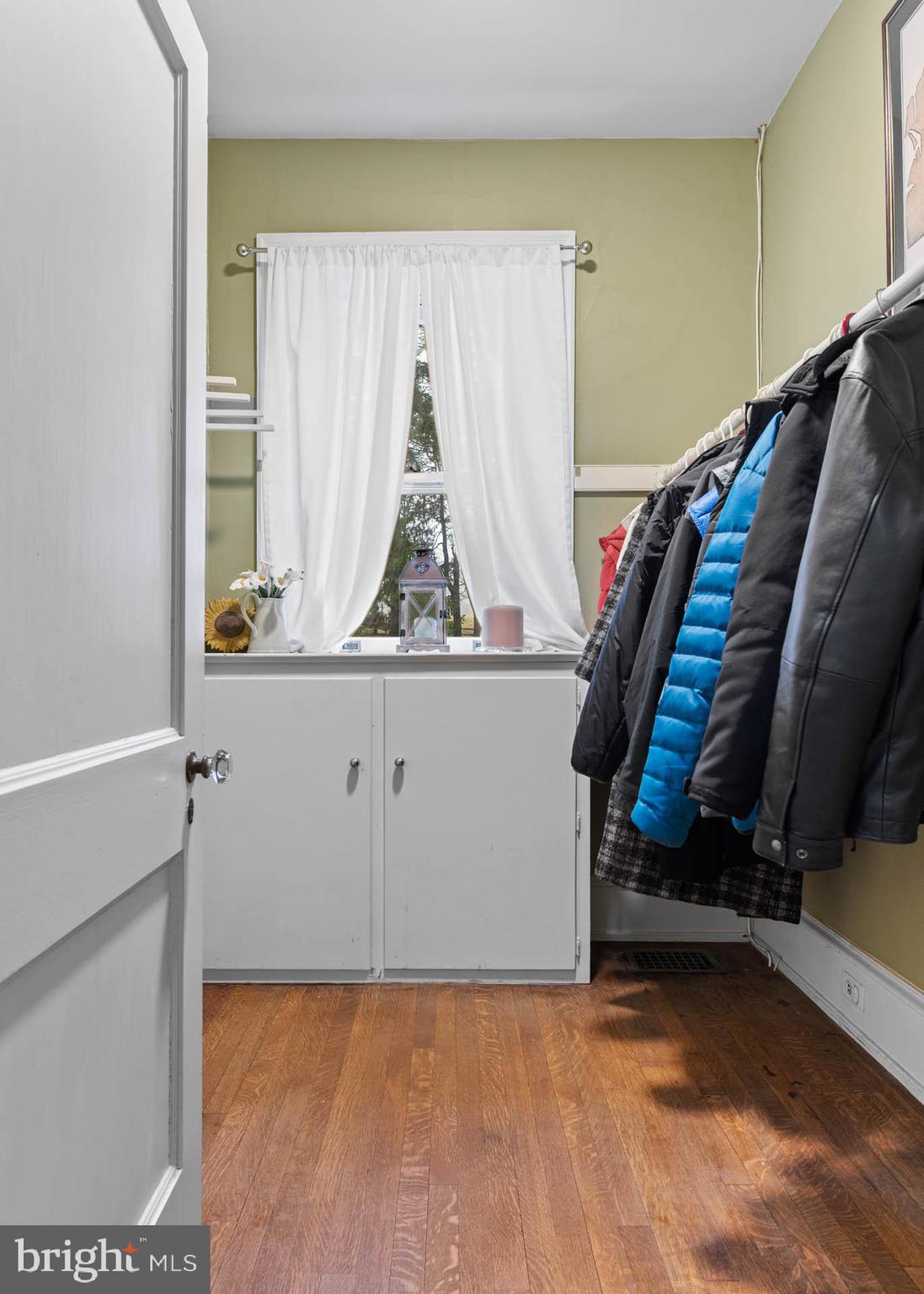 DOWNTOWN WAYNE - Residential