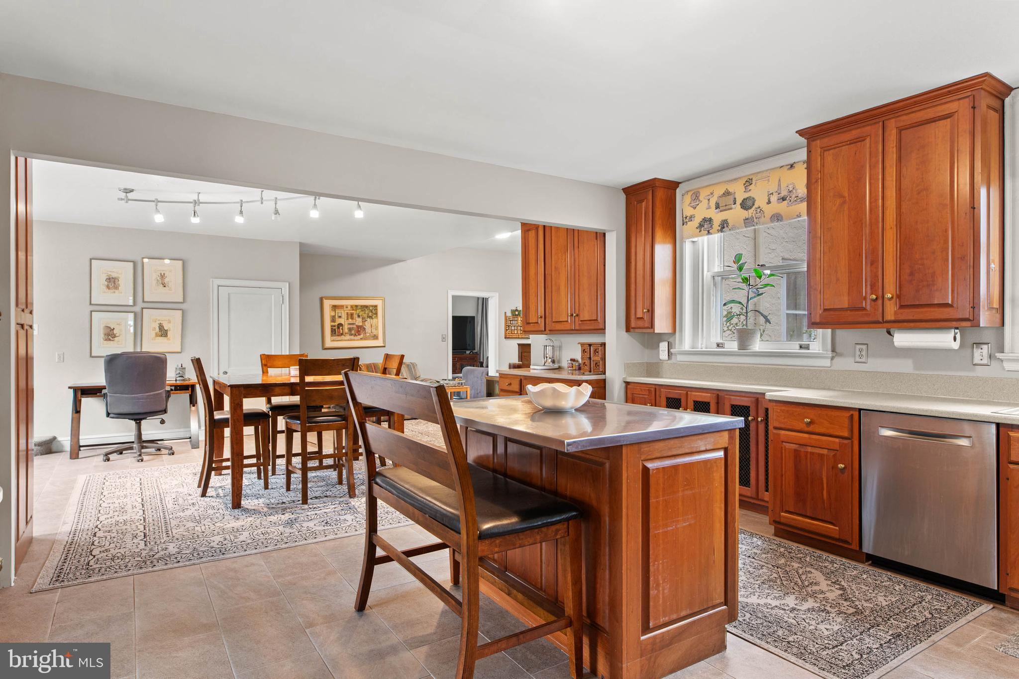 DOWNTOWN WAYNE - Residential