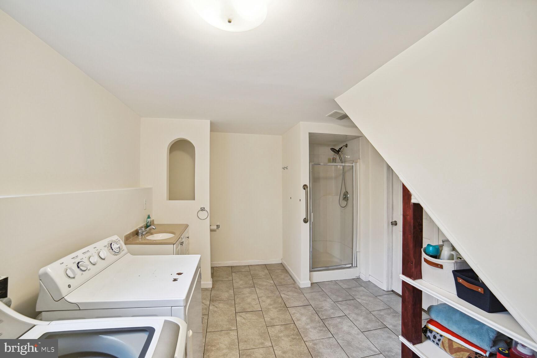 HAMMOND PARK - Residential