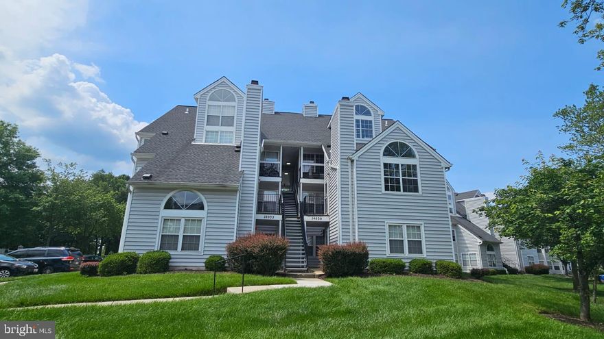 Welcome to  this stunning upgraded unit  that enhance both style and functionality. This moving ready unit has  an  upgraded granite countertops, and a deep sink for effortless meal preparation ,Conveniently located. home with with majestic window views circular , Hardwood flooring. Bring your offer this will not last long.