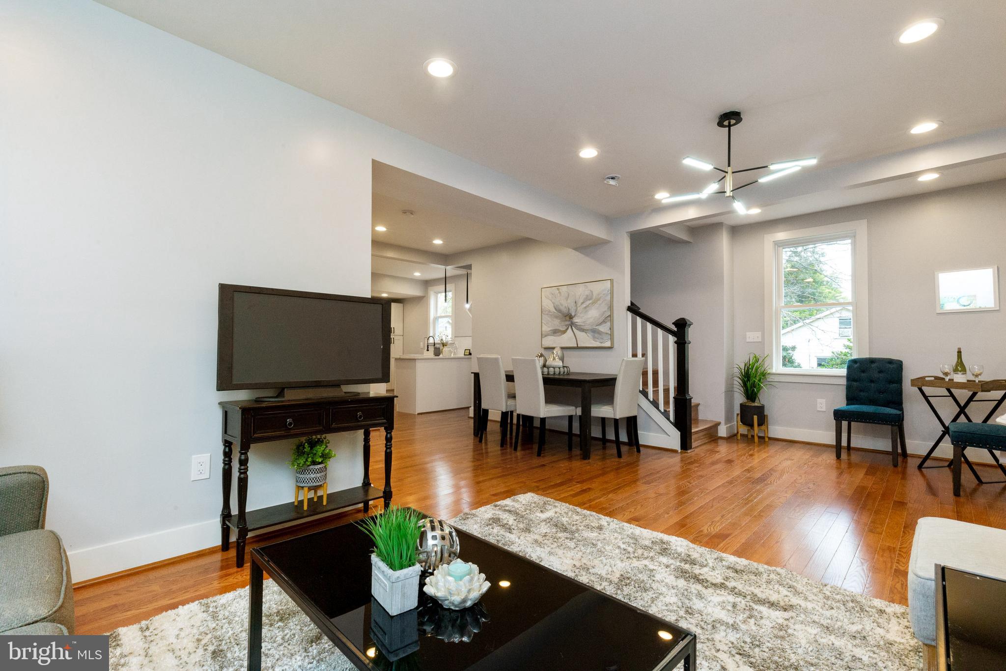 MT RAINIER - Residential