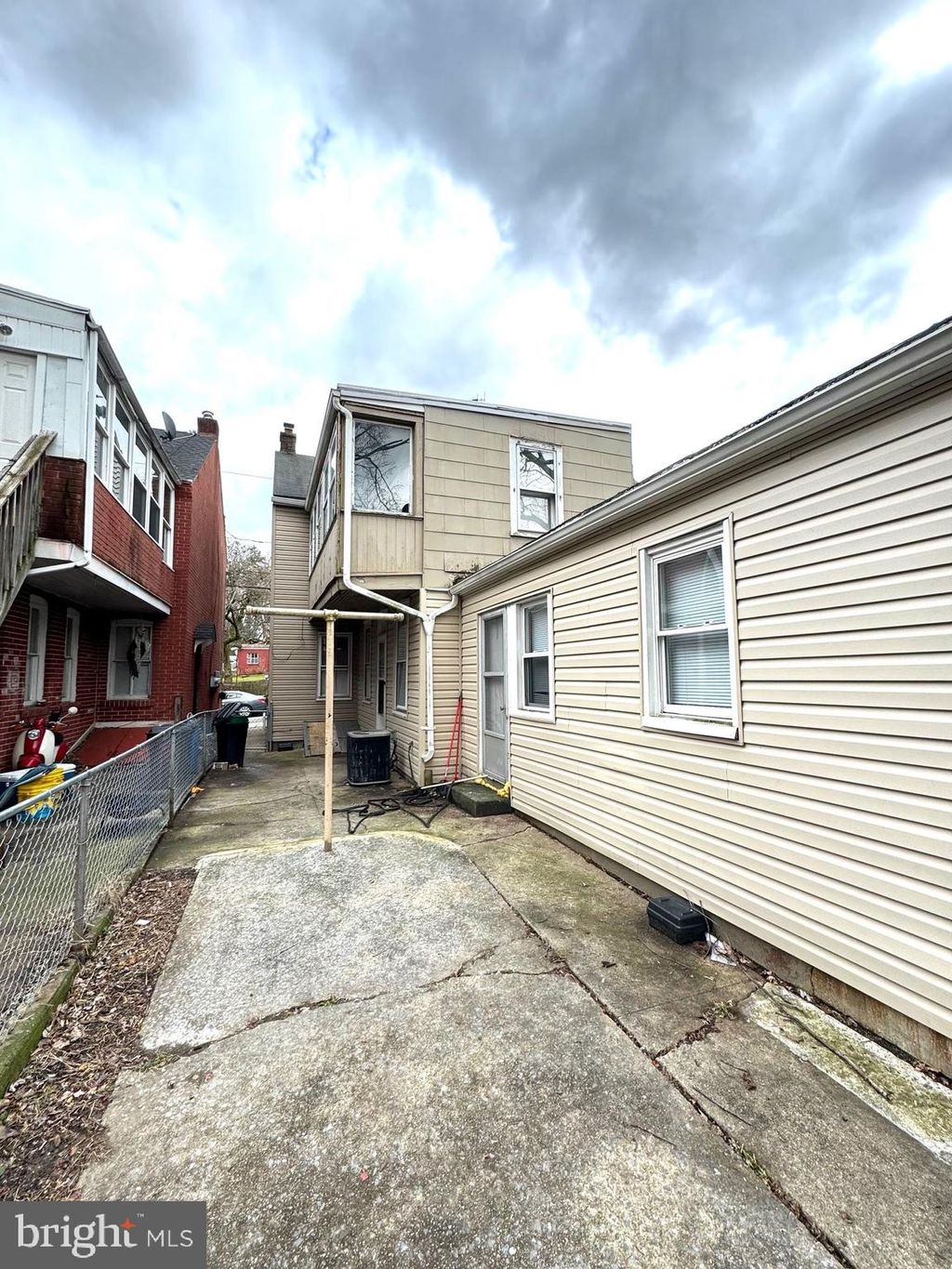Photo of 639 Poplar Street, Lancaster, PA 17603 (MLS # PALA2044954)