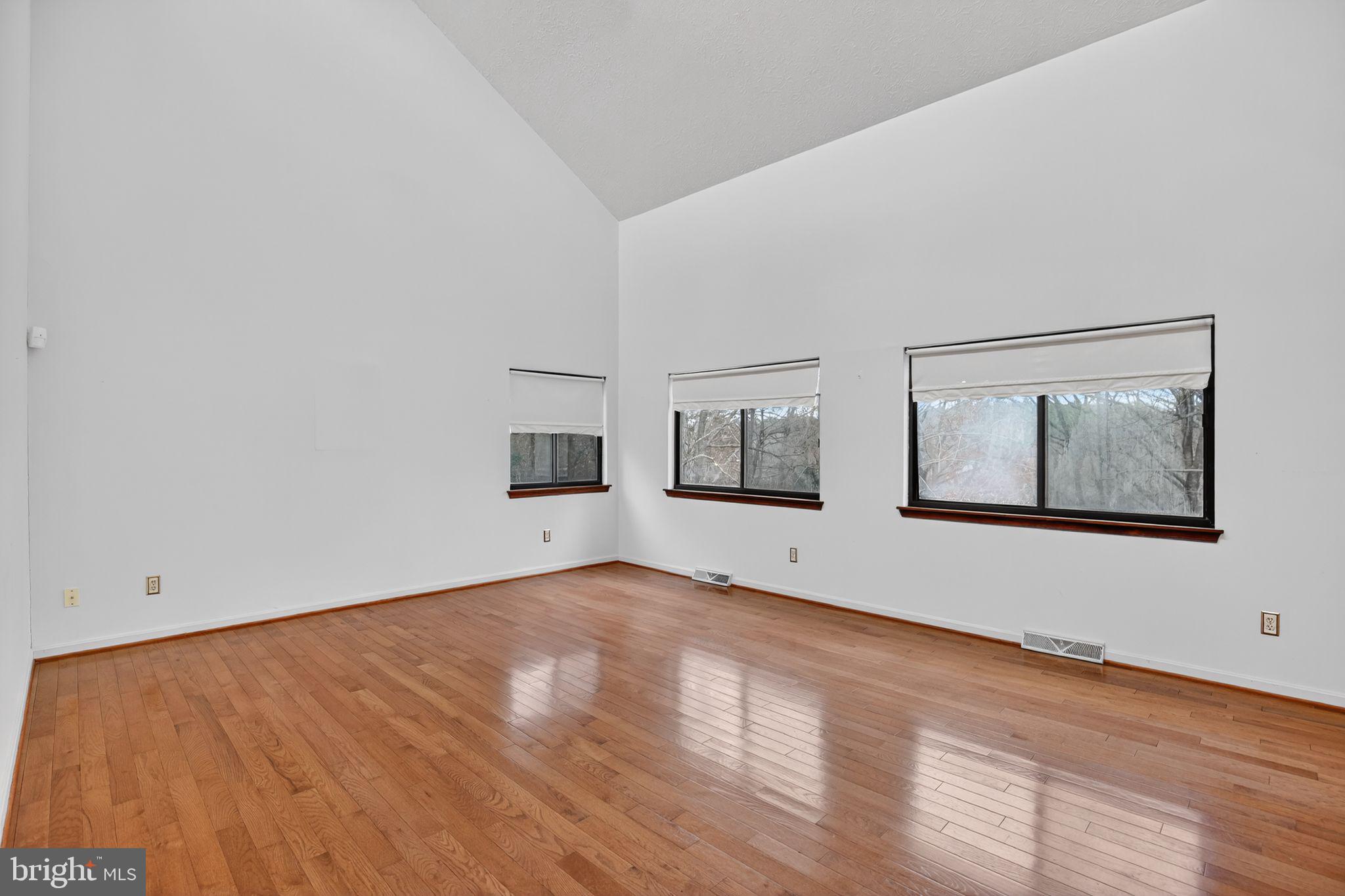 WHITE SANDS - Residential