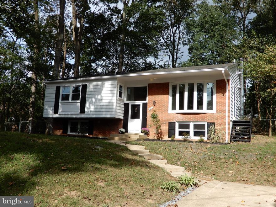 Great Opportunity to Reside Just mins to Dunn Loring Metro, Mosaic District, I66, and Cool Vienna Shopping and Eateries! * Brand New Kitchen! * Brand New Vinyl Windows, Refinished Hardwood Floors * Large Rooms, Additional All-Purpose Room on Back of House * Cul-Du-Sac * Large Fenced Yd * Last Min Cleaning in Progress * Good Credit and References a Must * Avail 11/1 * Get Settled for the Holidays!