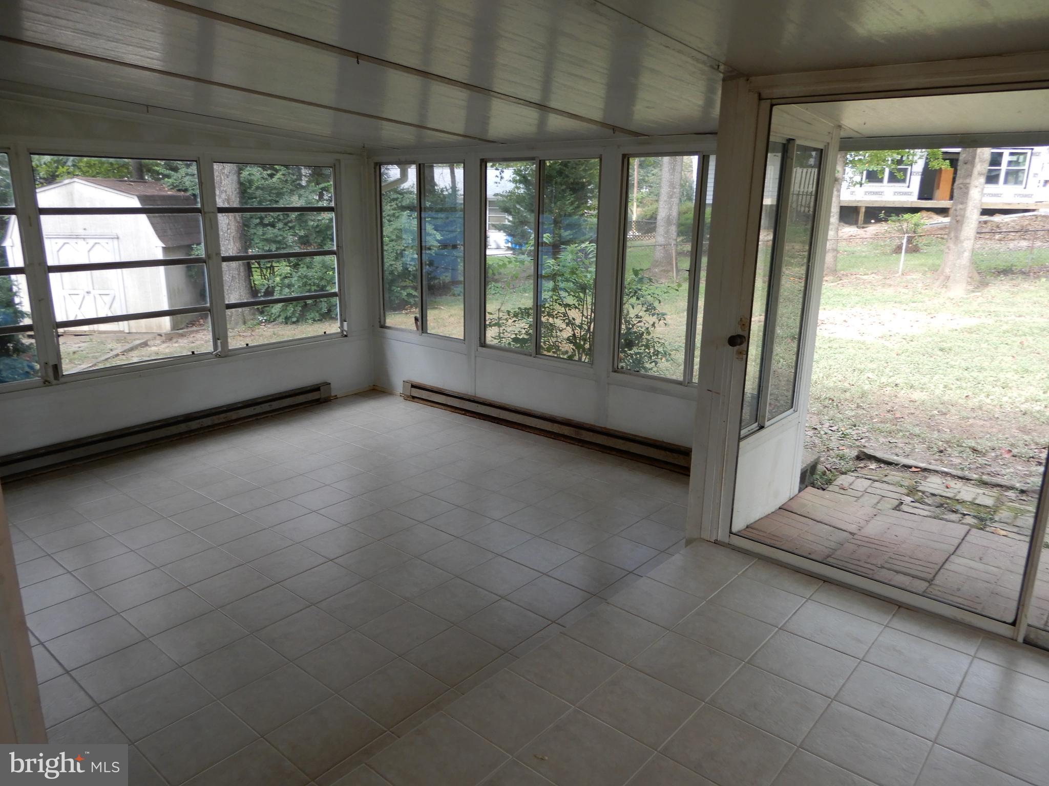 STONEWALL MANOR - Residential Lease