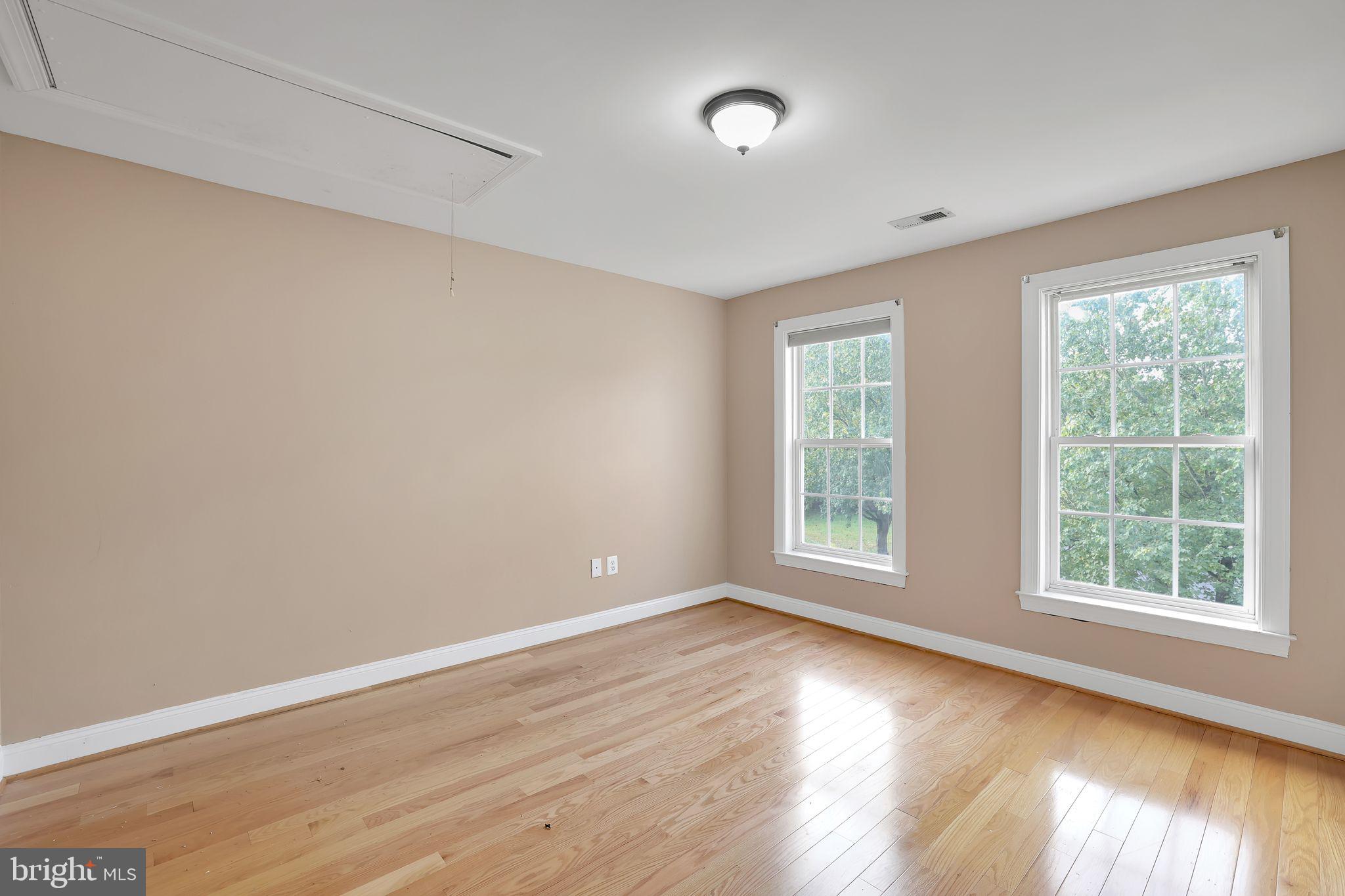 HALLOWELL - Residential